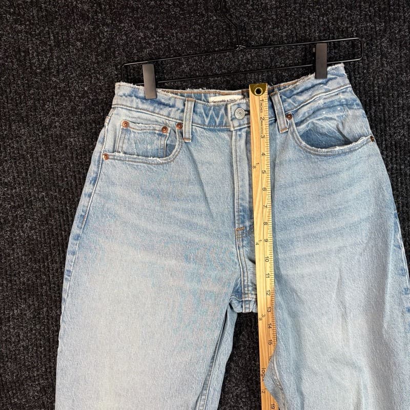 Abercrombie & Fitch The '80s Mom High Rise Curve Love Light Wash Denim Jeans - Thumbnail 5
