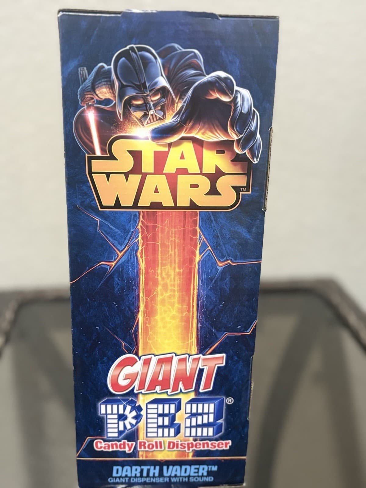 NEW STAR WARS DARTH VADER GIANT PEZ DISPENSER WITH SOUND & CANDY 12" - Thumbnail 5