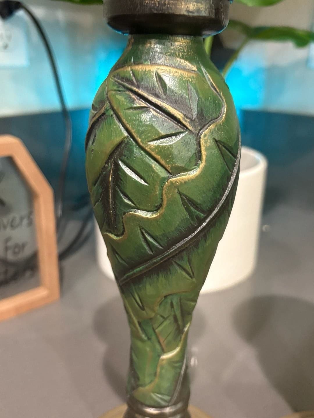 Set of 2 Decorative Carved Leaf Pattern Pillar Candle Holders - Thumbnail 4