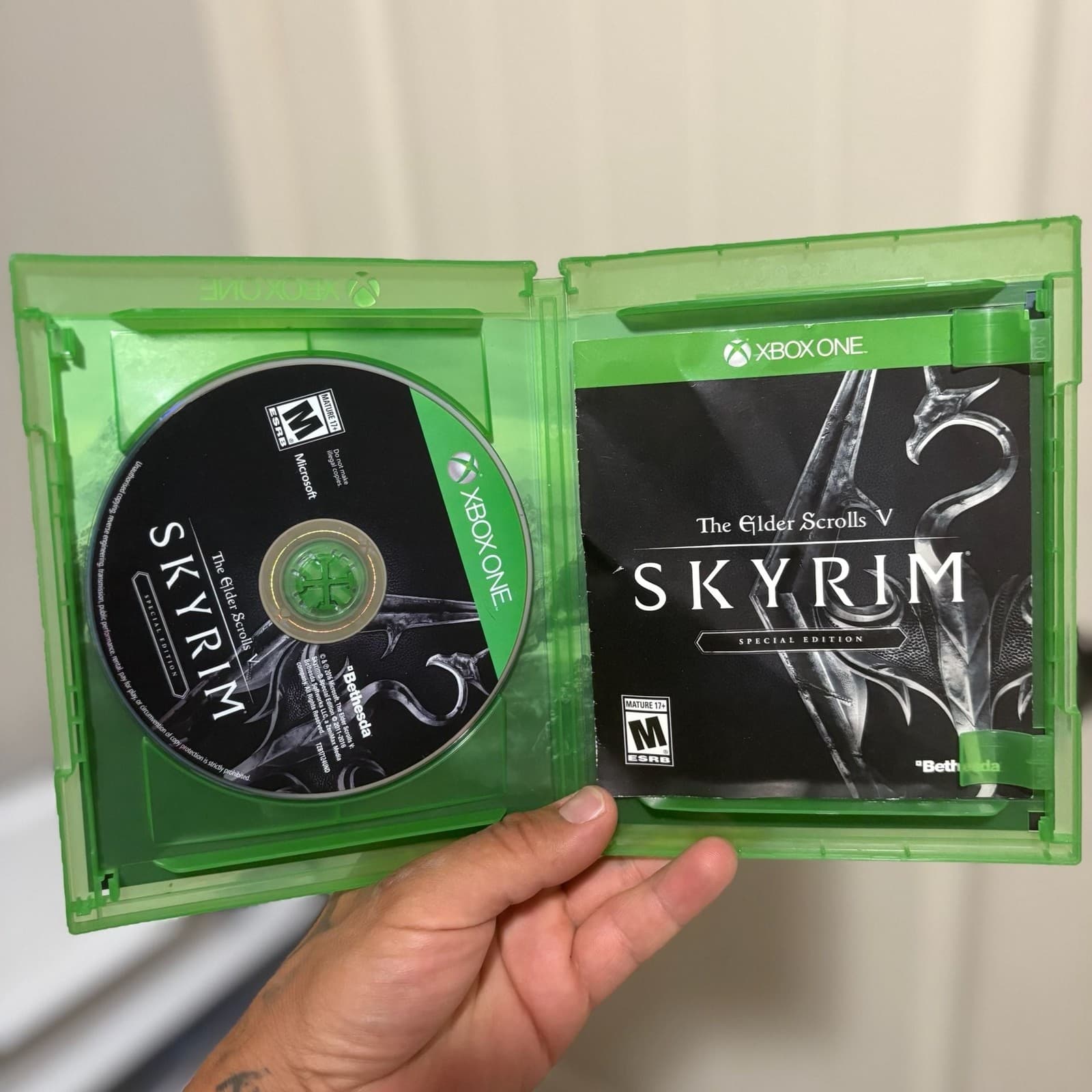 The Elder Scrolls V: Skyrim Special Edition - Xbox One - Thumbnail 3