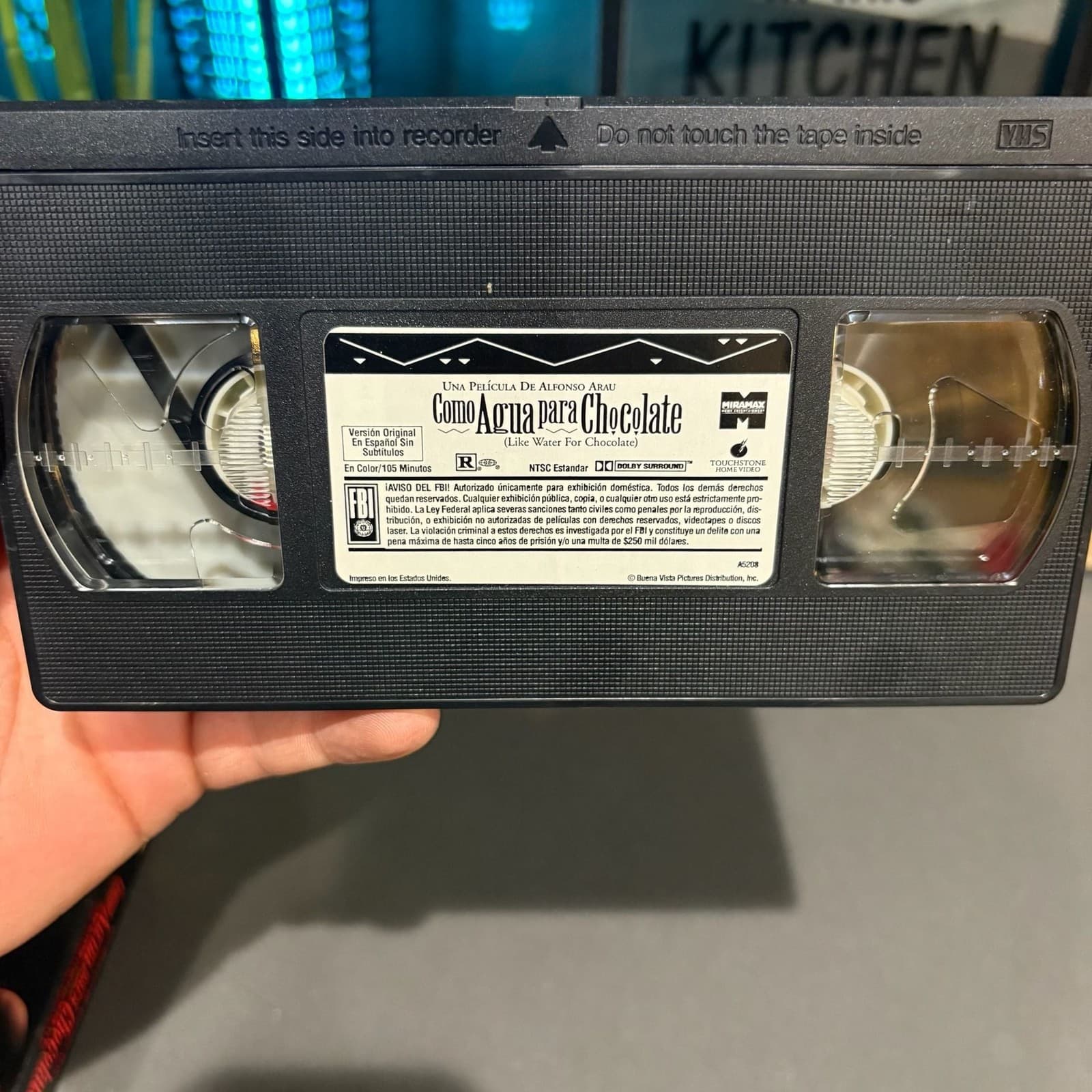Como Agua Para Chocolate/Like Water for Chocolate Spanish Language VHS - Thumbnail 4