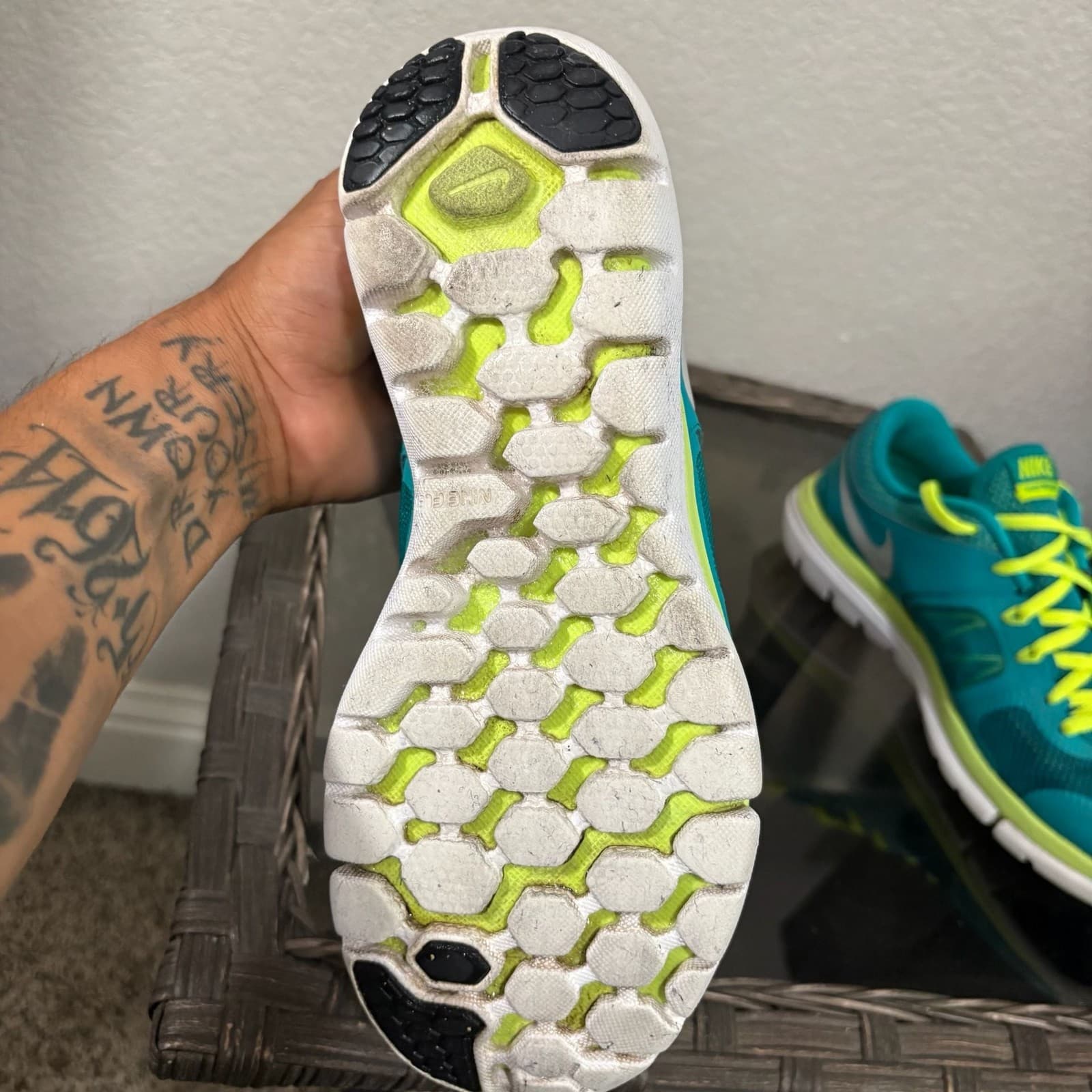 Nike Flex 2014 Run Women's Running Shoes Teal and Neon Yellow size 8 - Thumbnail 4