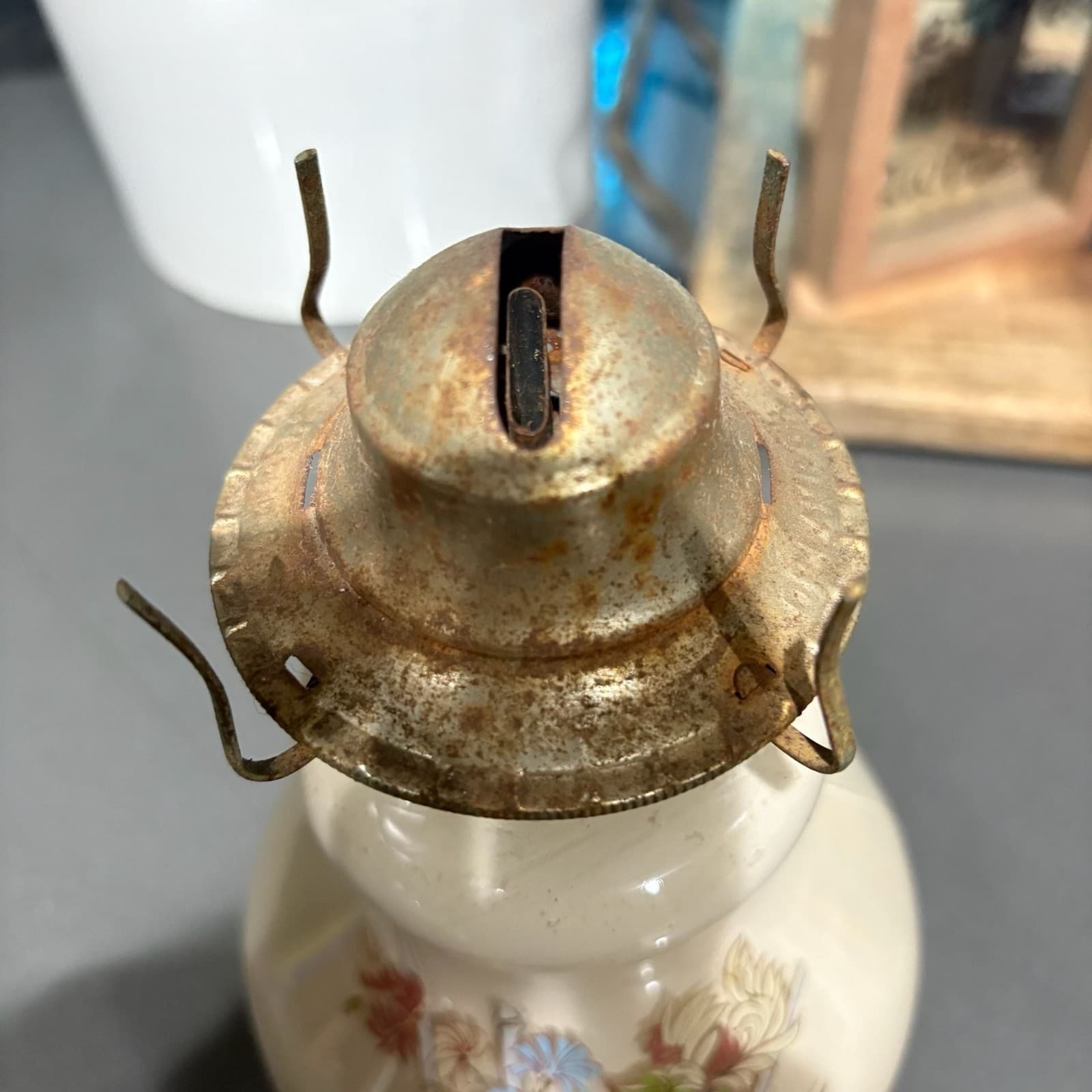 Vintage 1980 Kaadan Ltd. Glass Oil Lamp Base with Floral Design - Thumbnail 7