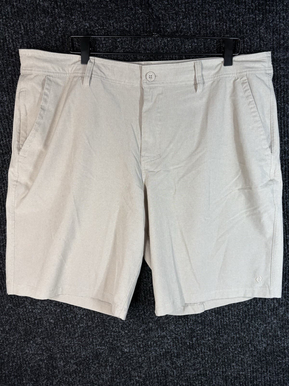 Hang Ten Men's Flat Front Beige Performance Shorts Size 40