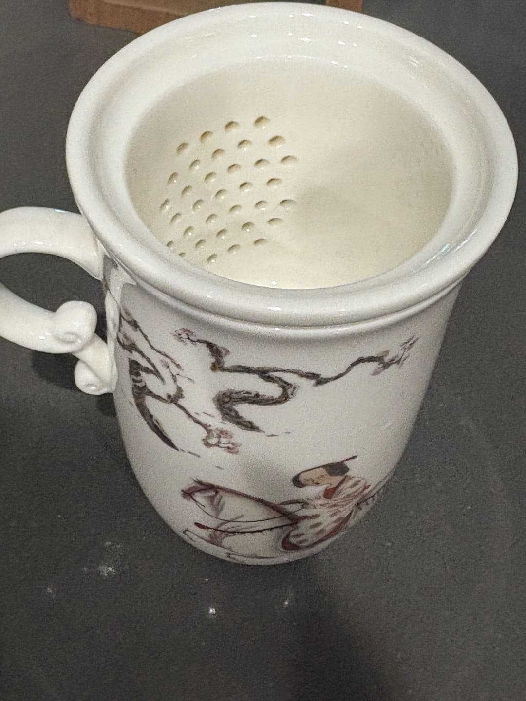 Chinese Porcelain Tea Infuser Mug with Lid and Horse Rider Design - Thumbnail 6