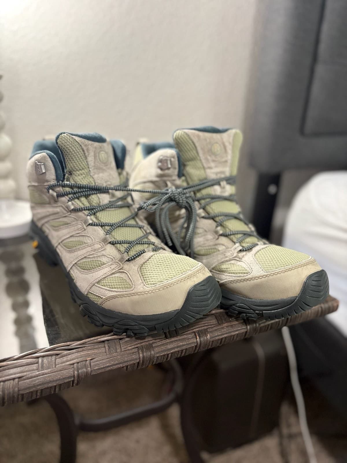 Merrell Mens Moab 3 Mid Gore-Tex Waterproof Hiking Boots - Thumbnail 2