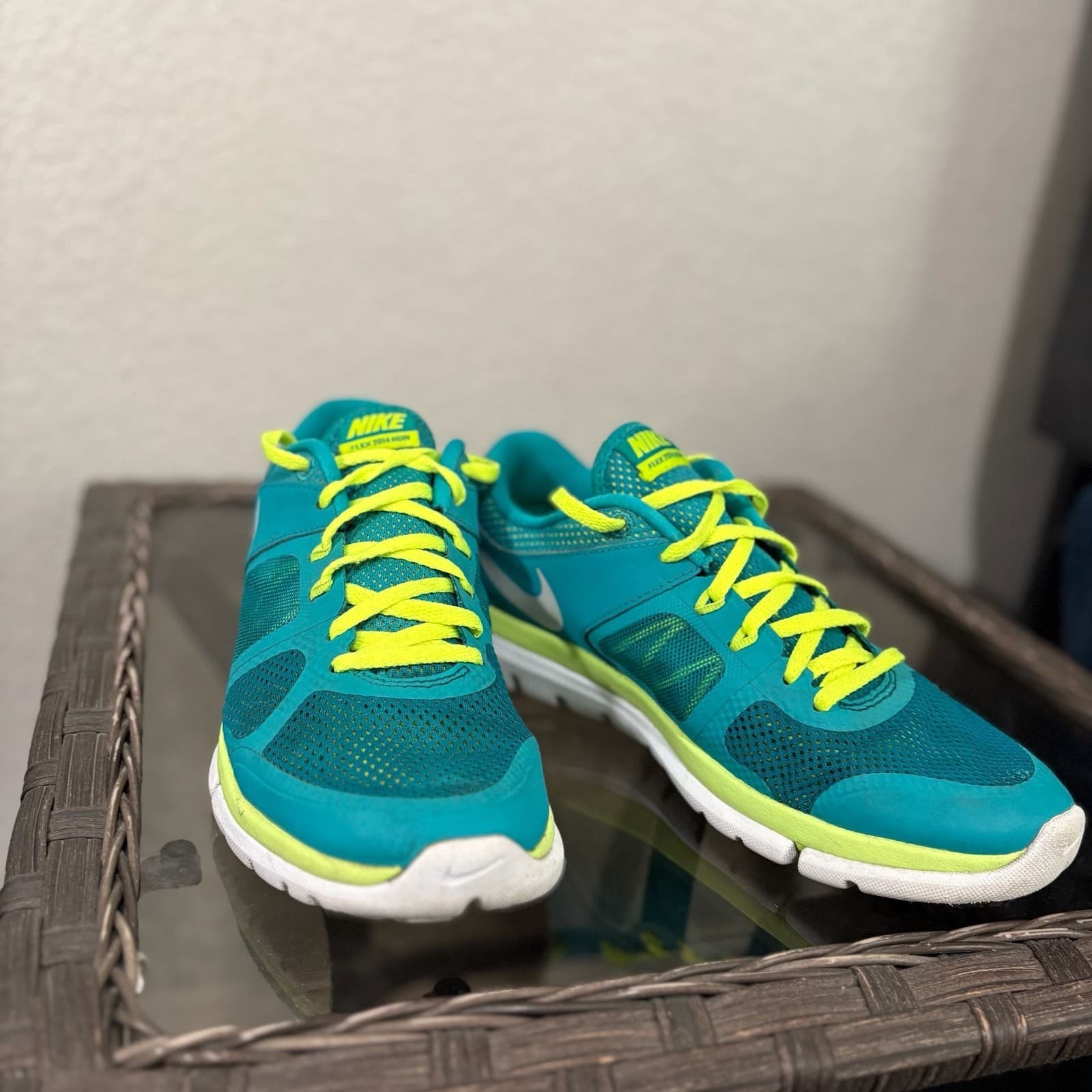 Nike Flex 2014 Run Women's Running Shoes Teal and Neon Yellow size 8 - Thumbnail 2