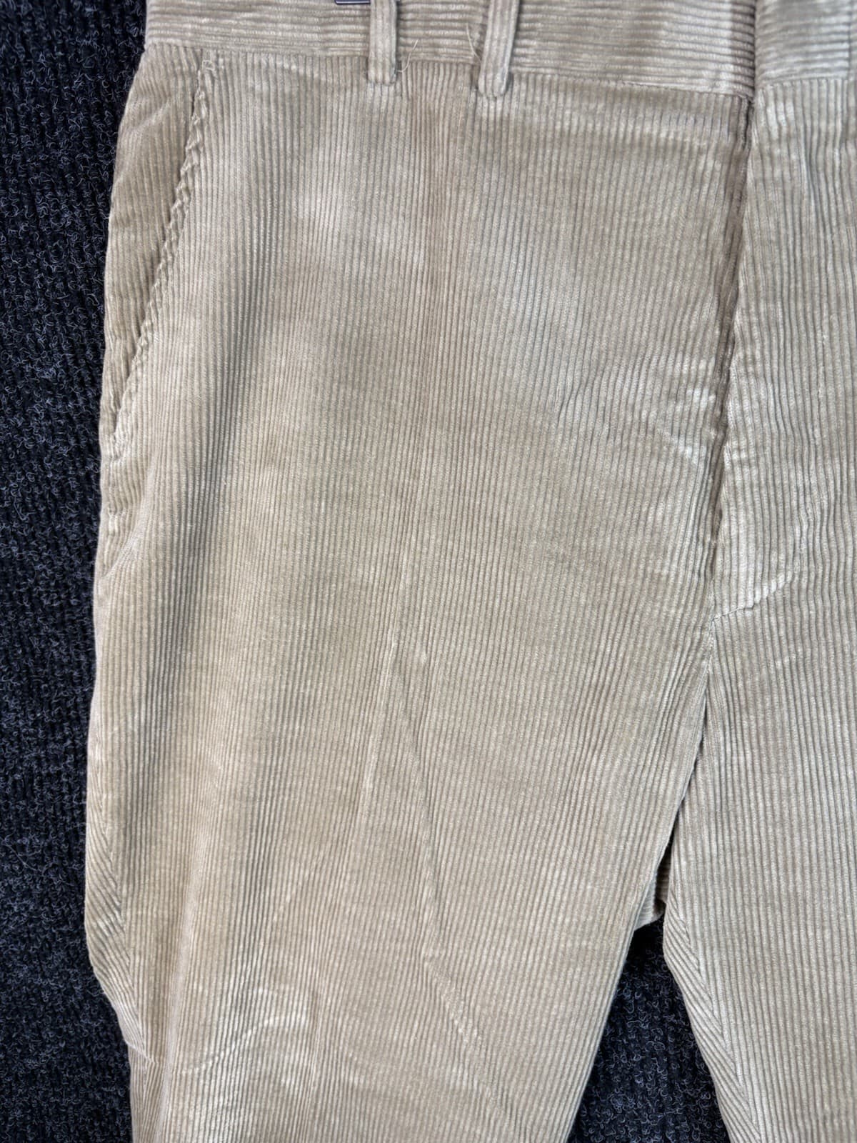 Eddie Bauer Men's Corduroy Pants Vintage Wide Wale, Size 42s Brown, High Rise - Thumbnail 3