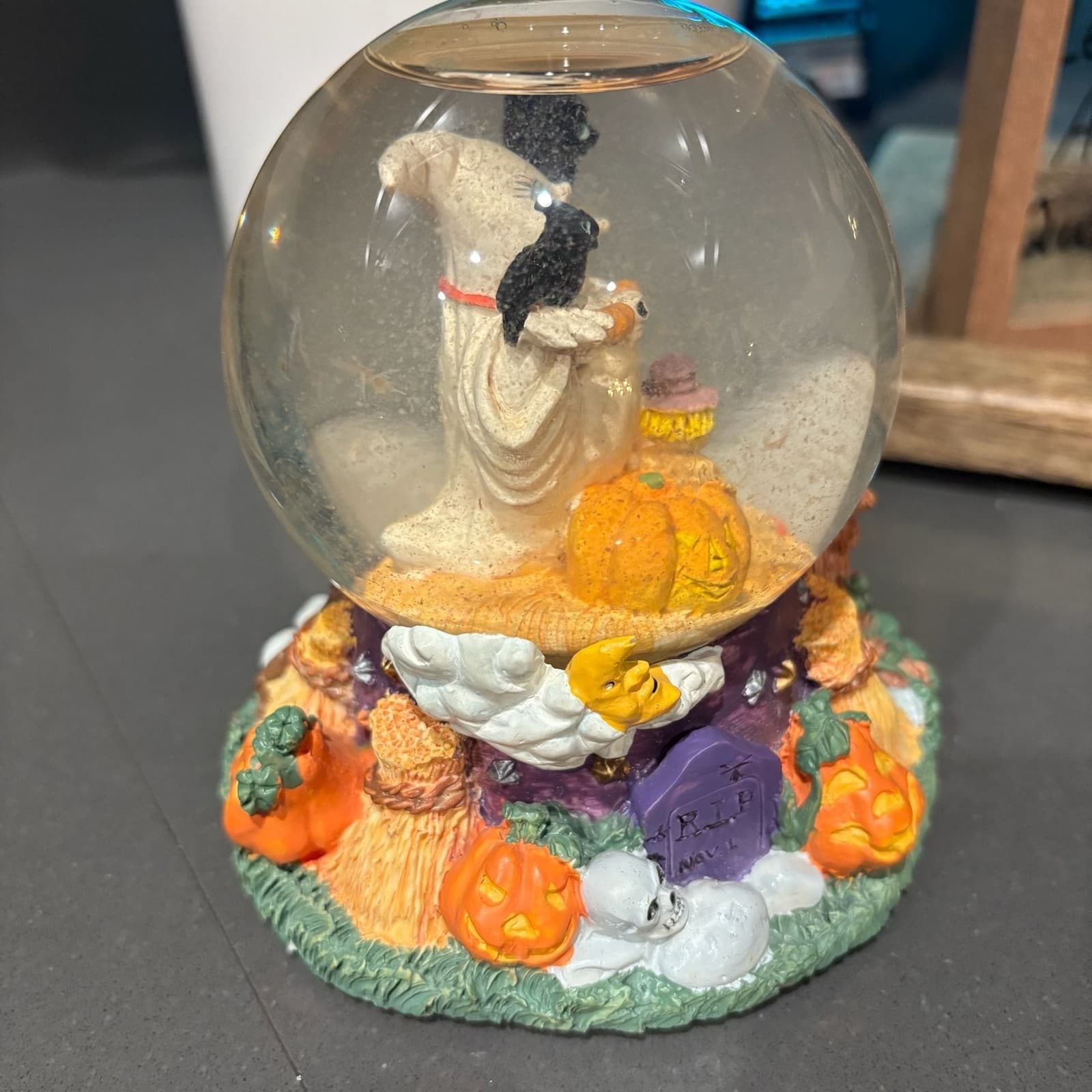 Vintage Halloween Ghost Snow Globe with - Thumbnail 4
