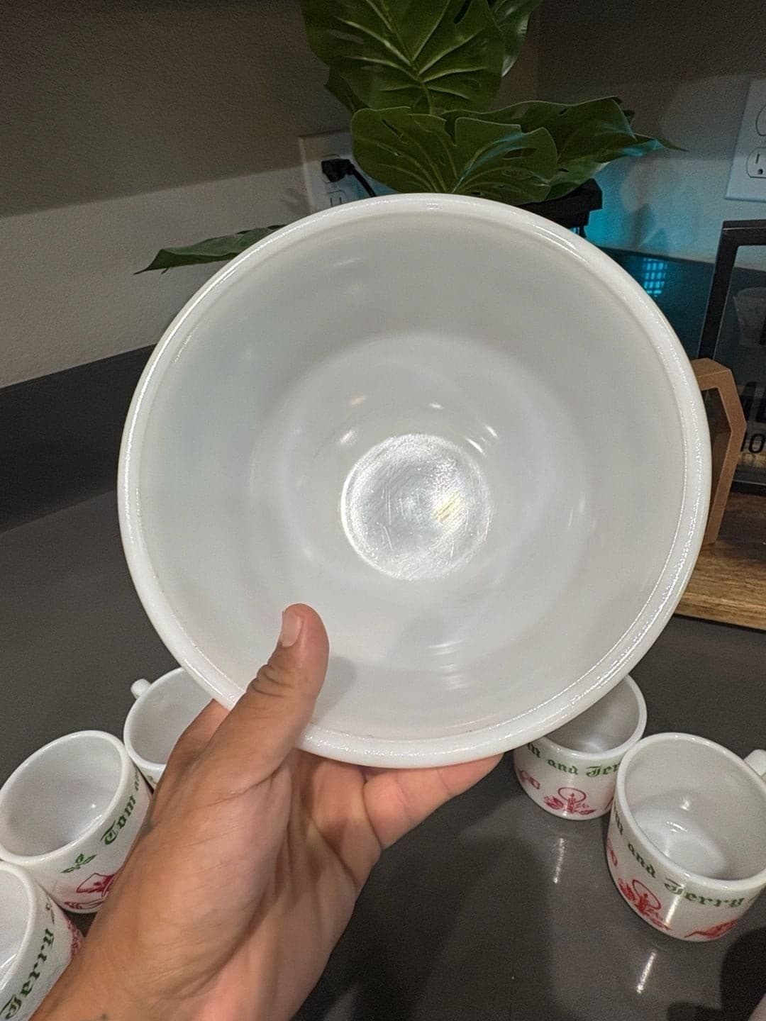 Vintage Hazel Atlas Tom and Jerry Milk Glass Christmas Punch Bowl Set with 6 Cup - Thumbnail 8