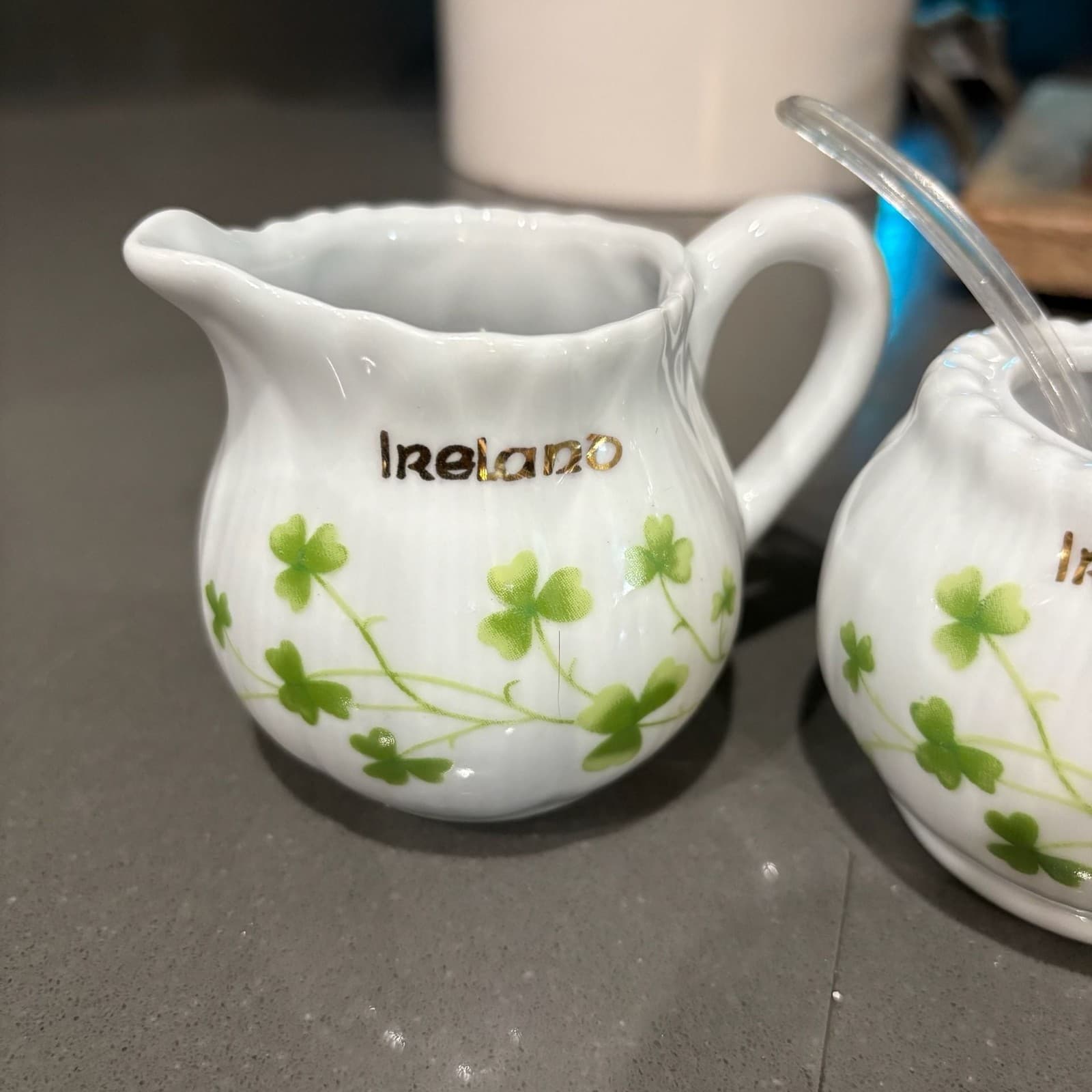 Vintage Ireland Shamrock Pattern Porcelain Creamer and Sugar Bowl Set - Thumbnail 4
