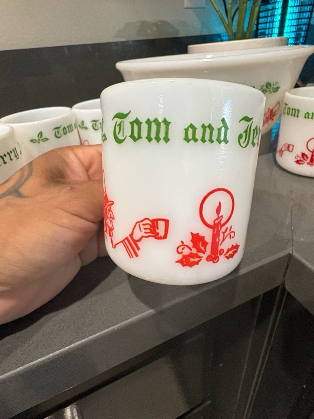 Vintage Hazel Atlas Tom and Jerry Milk Glass Christmas Punch Bowl Set with 6 Cup - Thumbnail 6