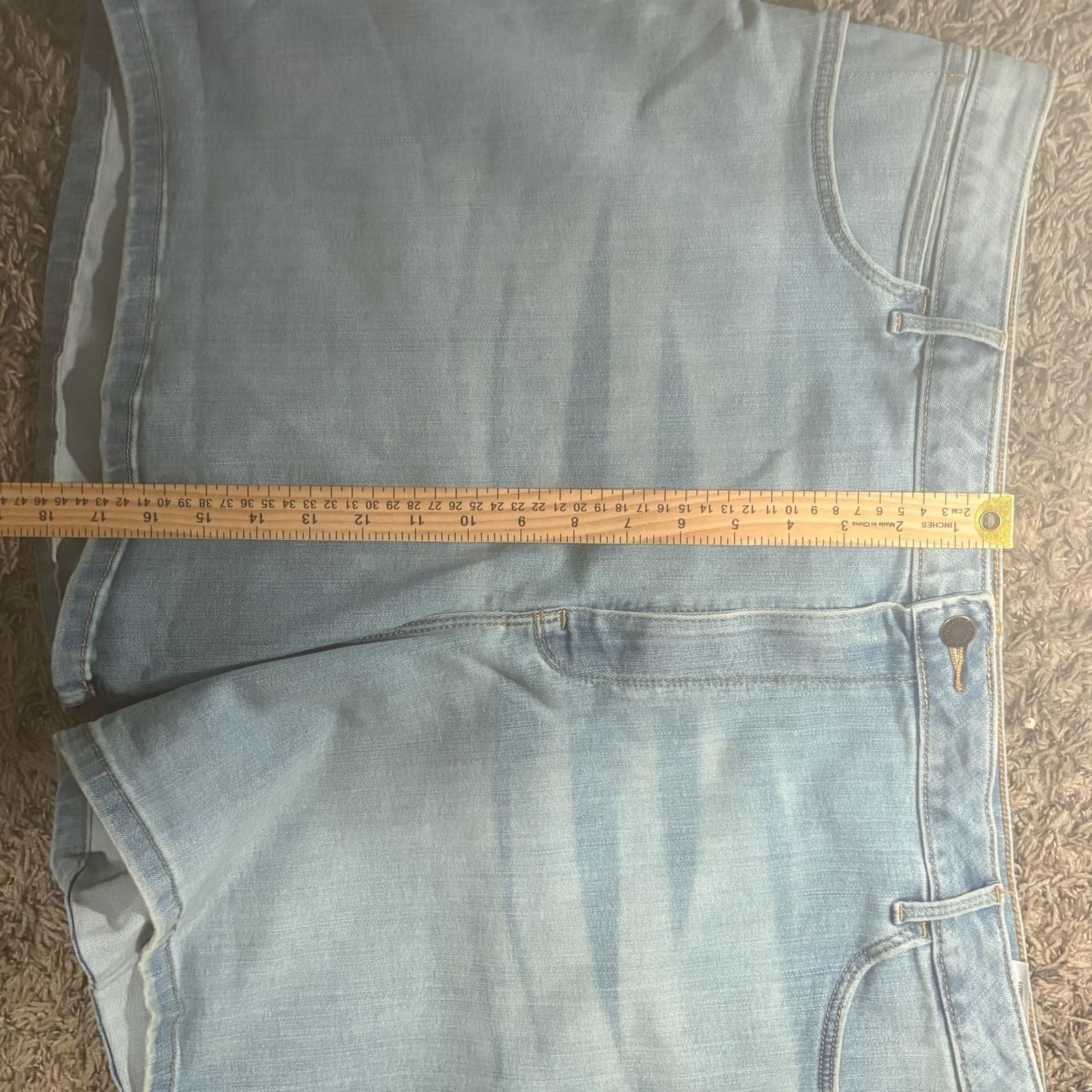 Wrangler 4" Rolled Denim Shorts Size 24W - Thumbnail 8
