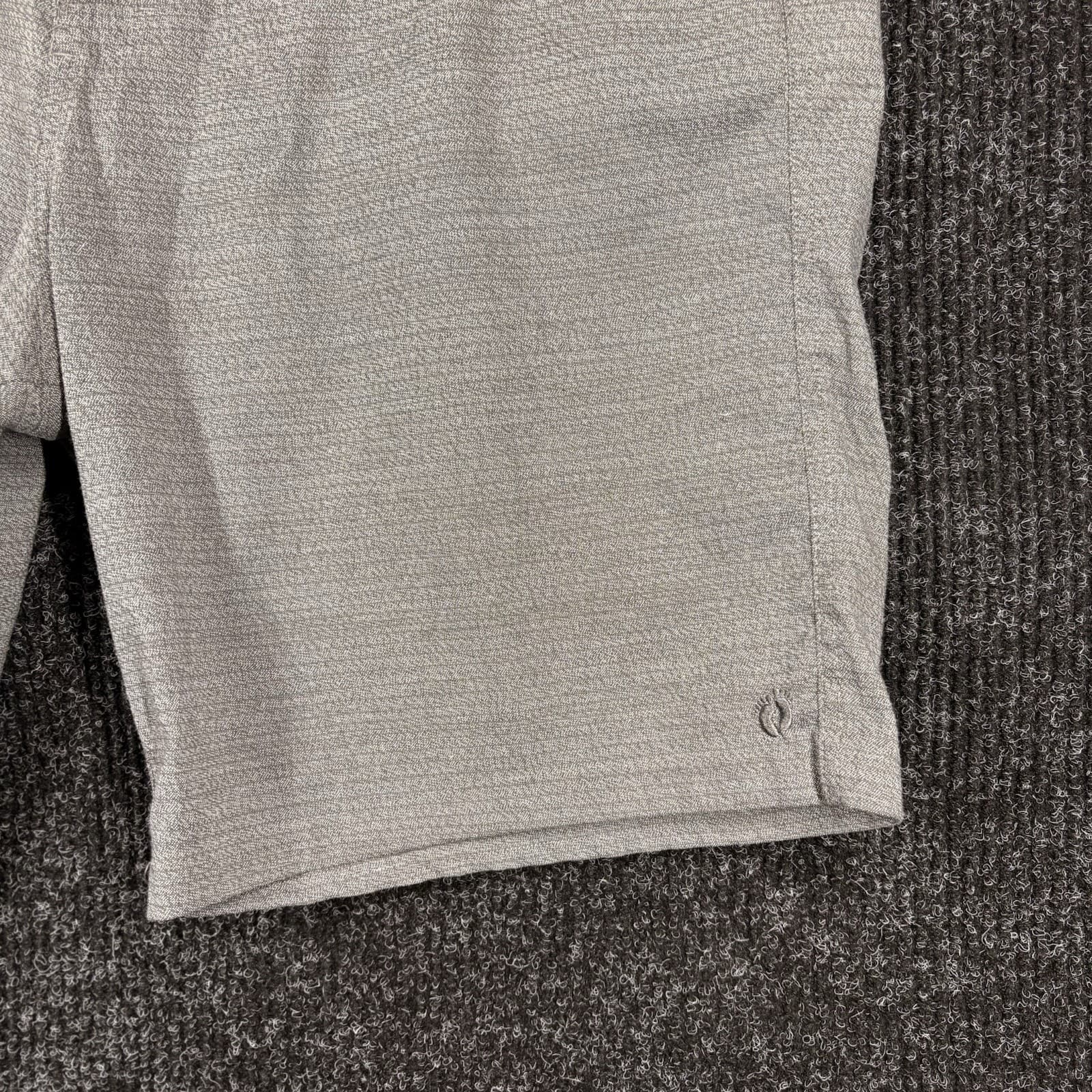 Hang Ten Men's Hybrid Heathered Flat Front Shorts Size 40 Gray - Thumbnail 3