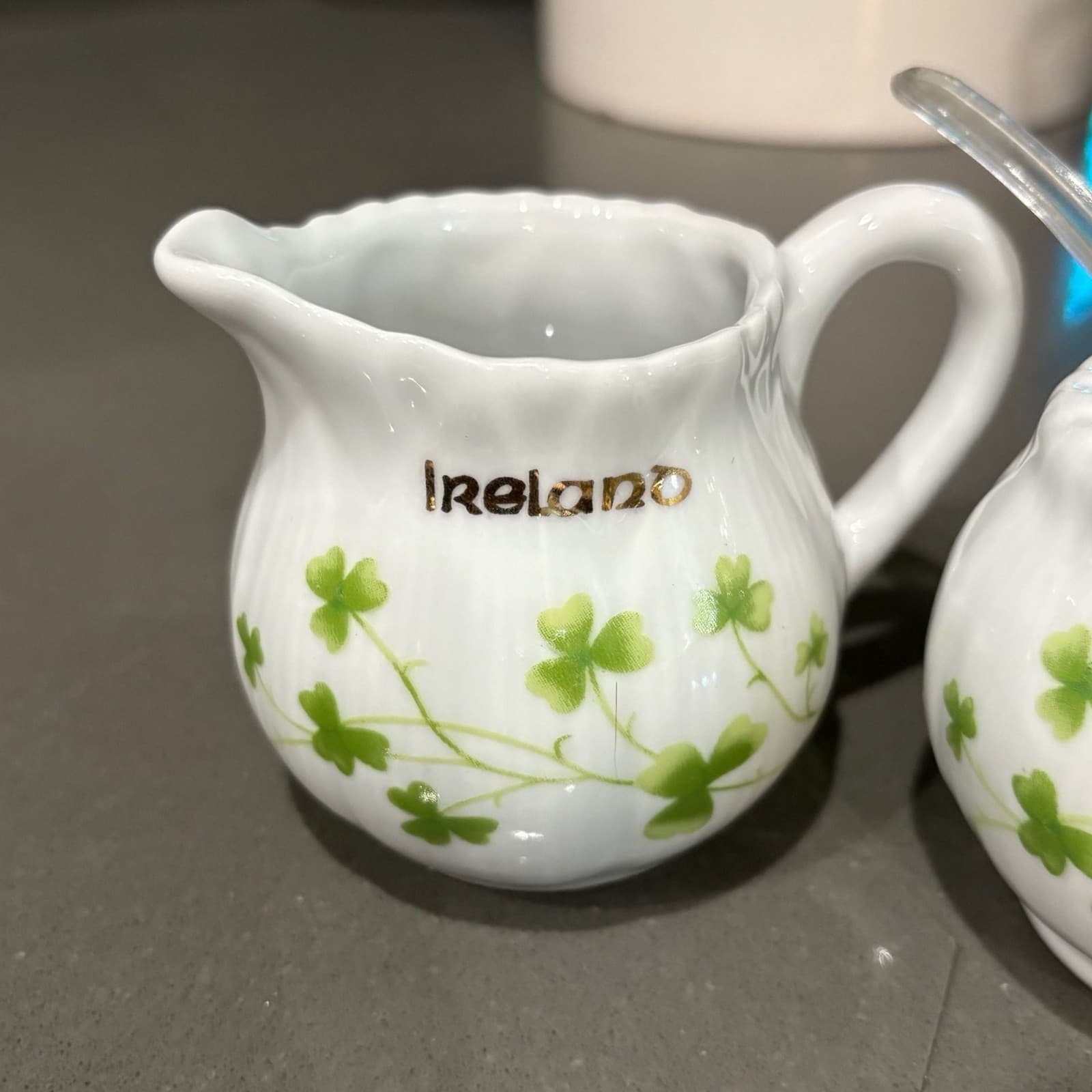 Vintage Ireland Shamrock Pattern Porcelain Creamer and Sugar Bowl Set - Thumbnail 5