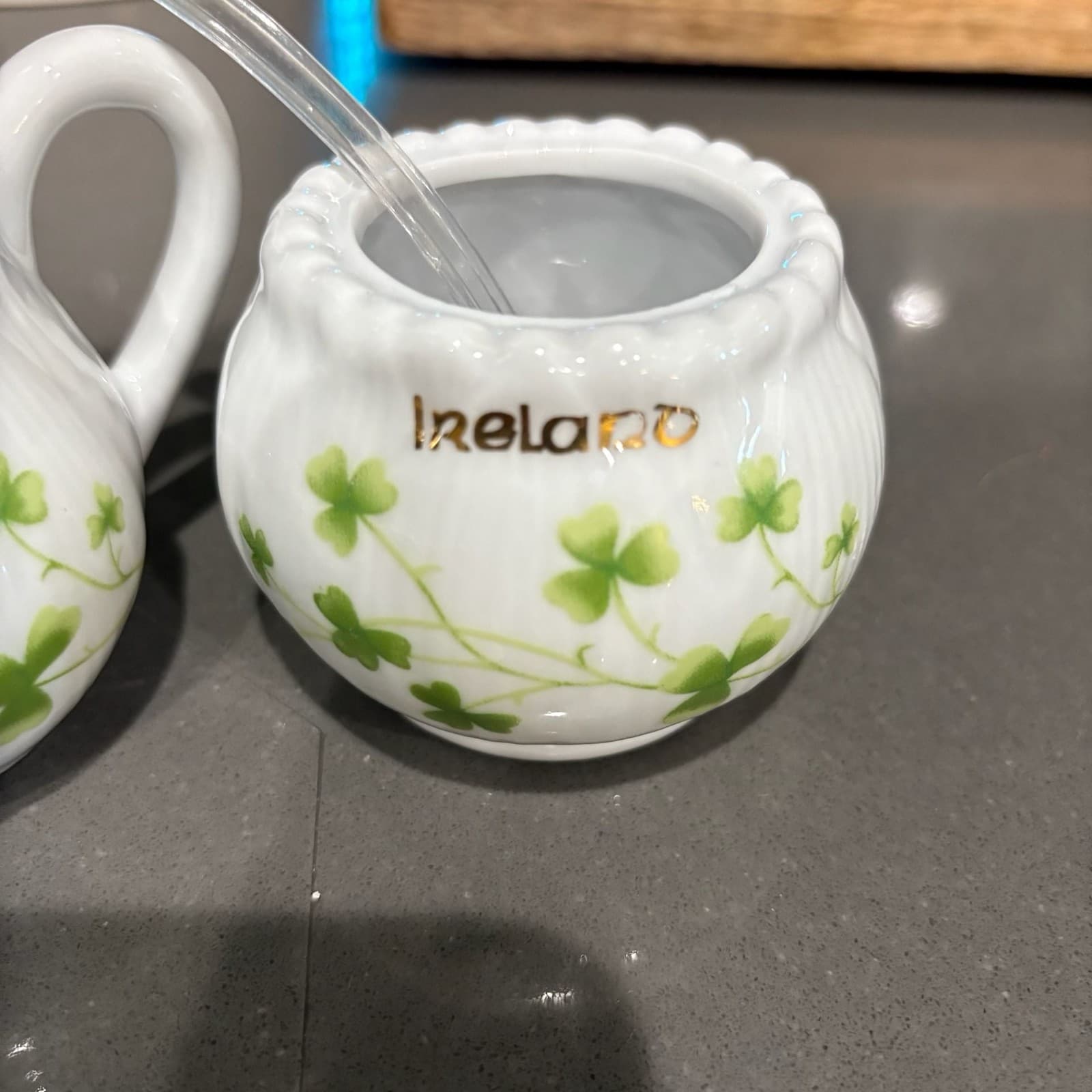 Vintage Ireland Shamrock Pattern Porcelain Creamer and Sugar Bowl Set - Thumbnail 3