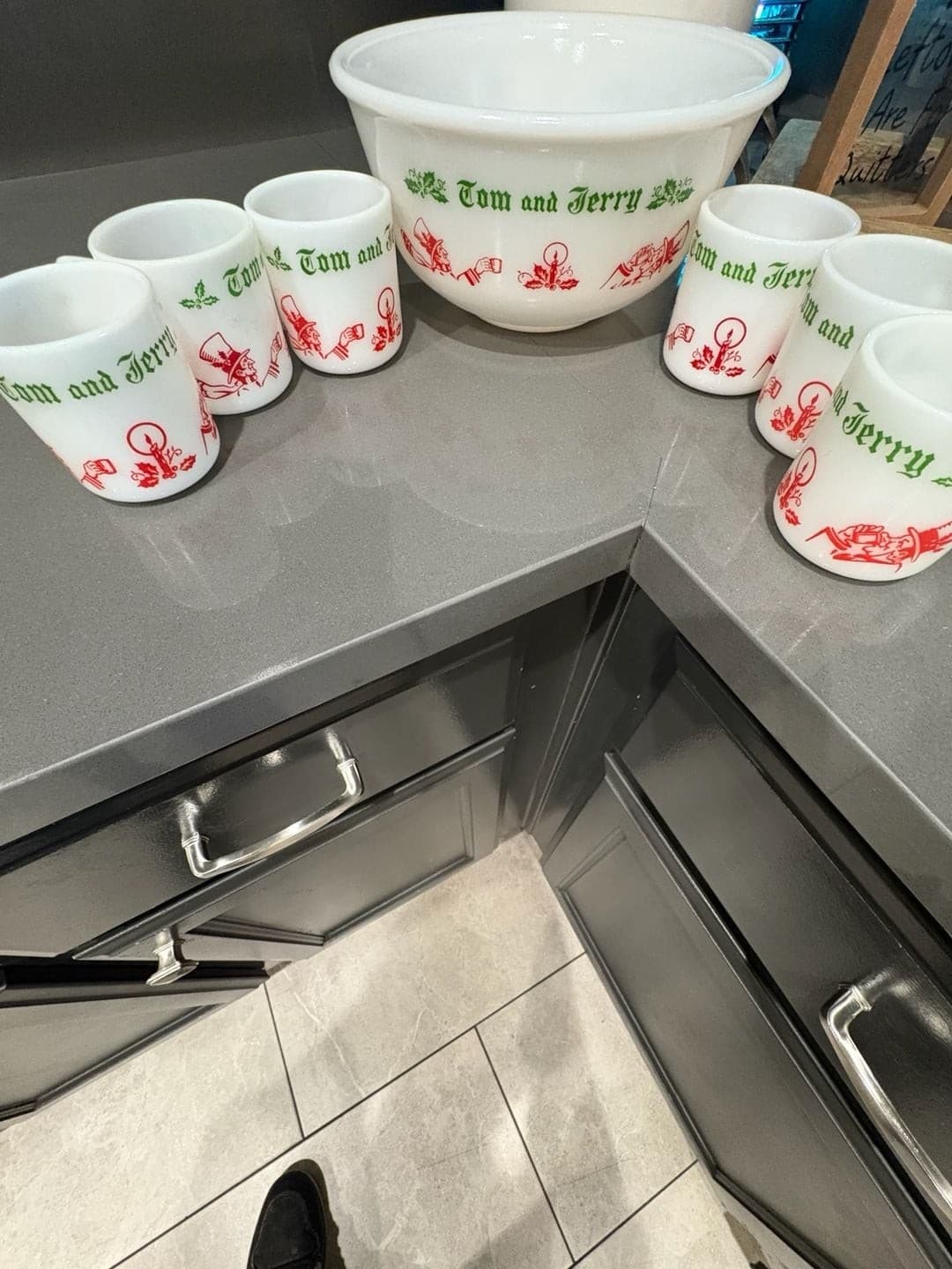 Vintage Hazel Atlas Tom and Jerry Milk Glass Christmas Punch Bowl Set with 6 Cup - Thumbnail 2