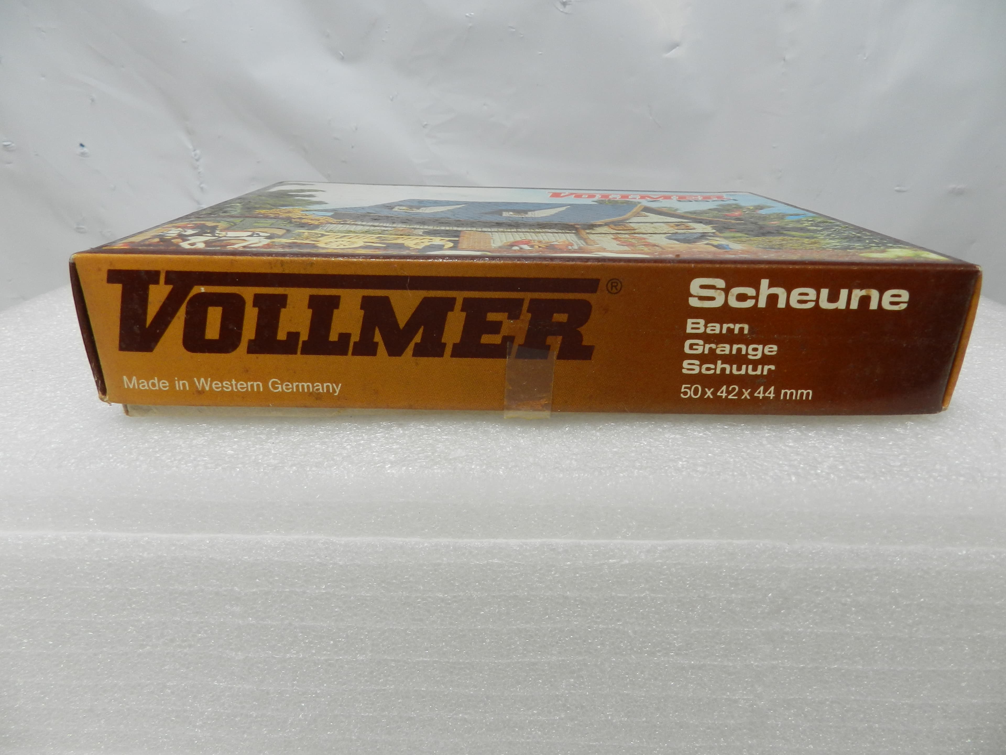 Vintage Unassembled Vollmer 49541 Z Scale Barn Grange Trains 50x42x44mm (P54K) - Thumbnail 2