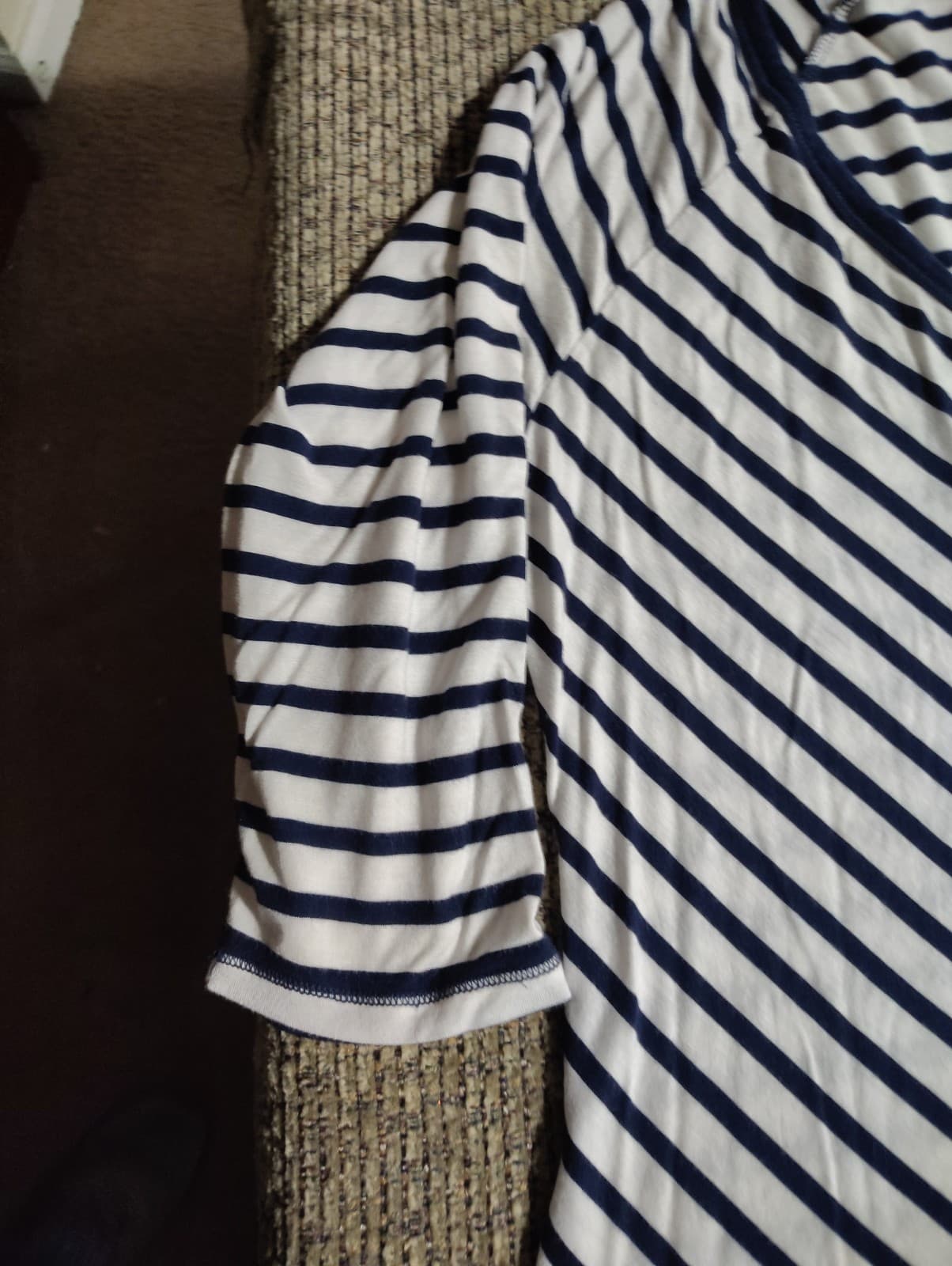 Closet Full Womens 3/4 Sleeve Blue/white Striped V Neck Tunic Size S - Thumbnail 2