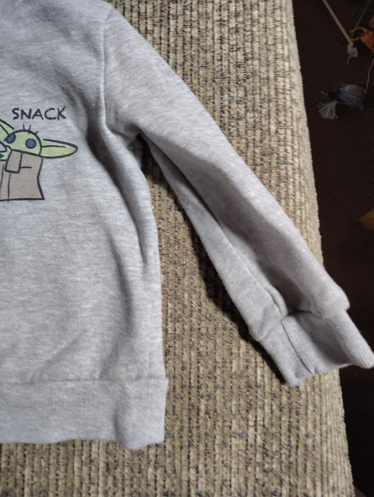 Star Wars Baby Yoda Hooded Pullover Sweater Size 4T Toddler Boy Grey - Thumbnail 4