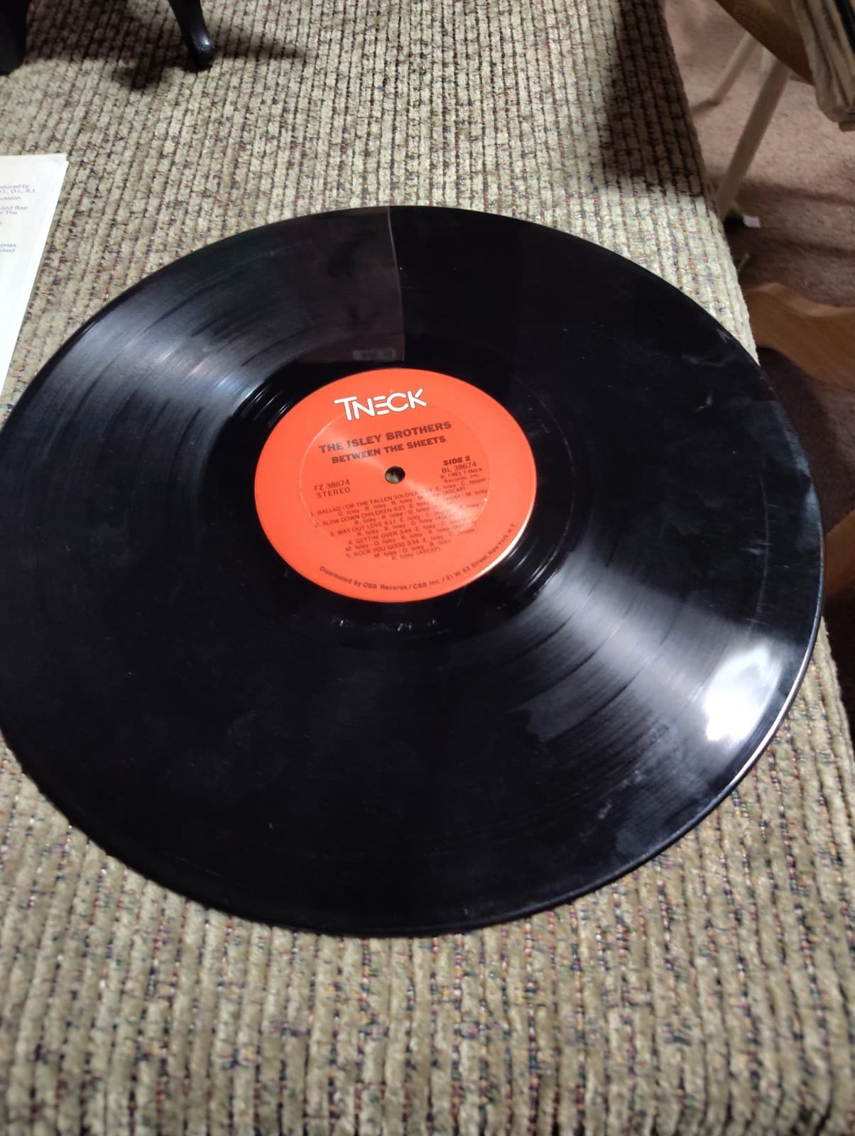 The Isley Brothers "Between The Sheets" NEAR MINT Vinyl LP 33 RPM First Pressing - Thumbnail 8