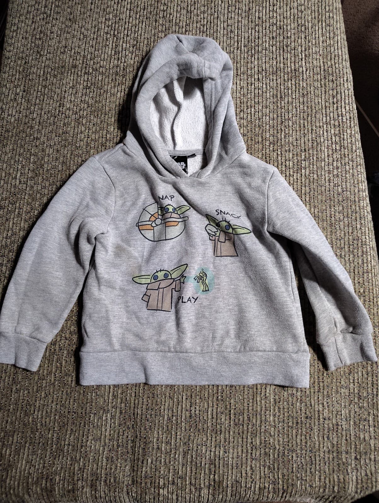 Star Wars Baby Yoda Hooded Pullover Sweater Size 4T Toddler Boy Grey