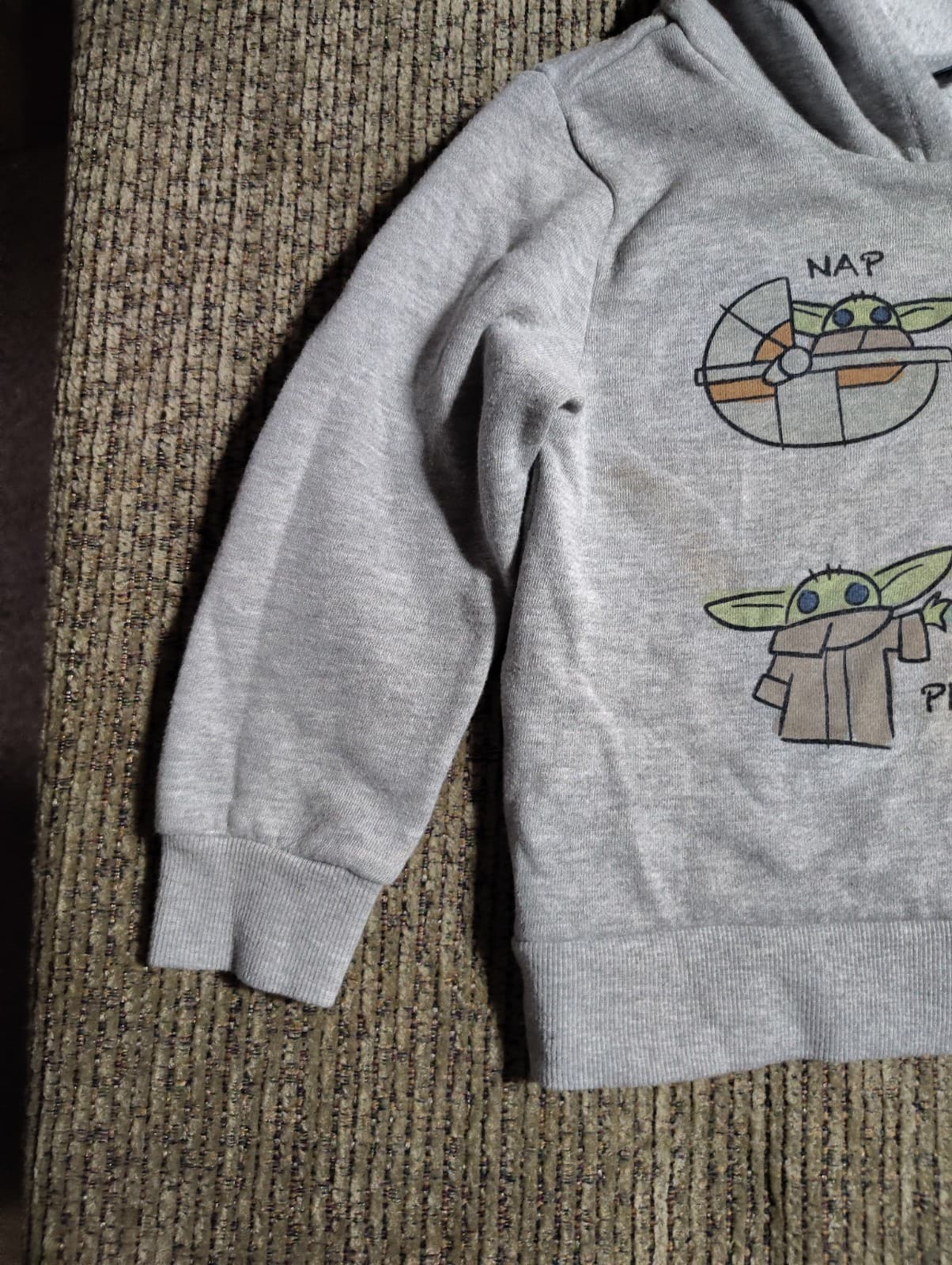 Star Wars Baby Yoda Hooded Pullover Sweater Size 4T Toddler Boy Grey - Thumbnail 3