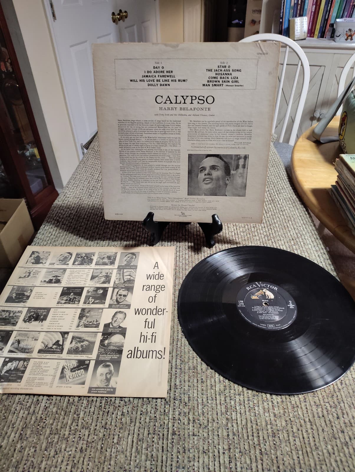 Harry Belafonte - Calypso (1956 Vinyl LP, RCA Victor) Historic Million-Seller - Thumbnail 4