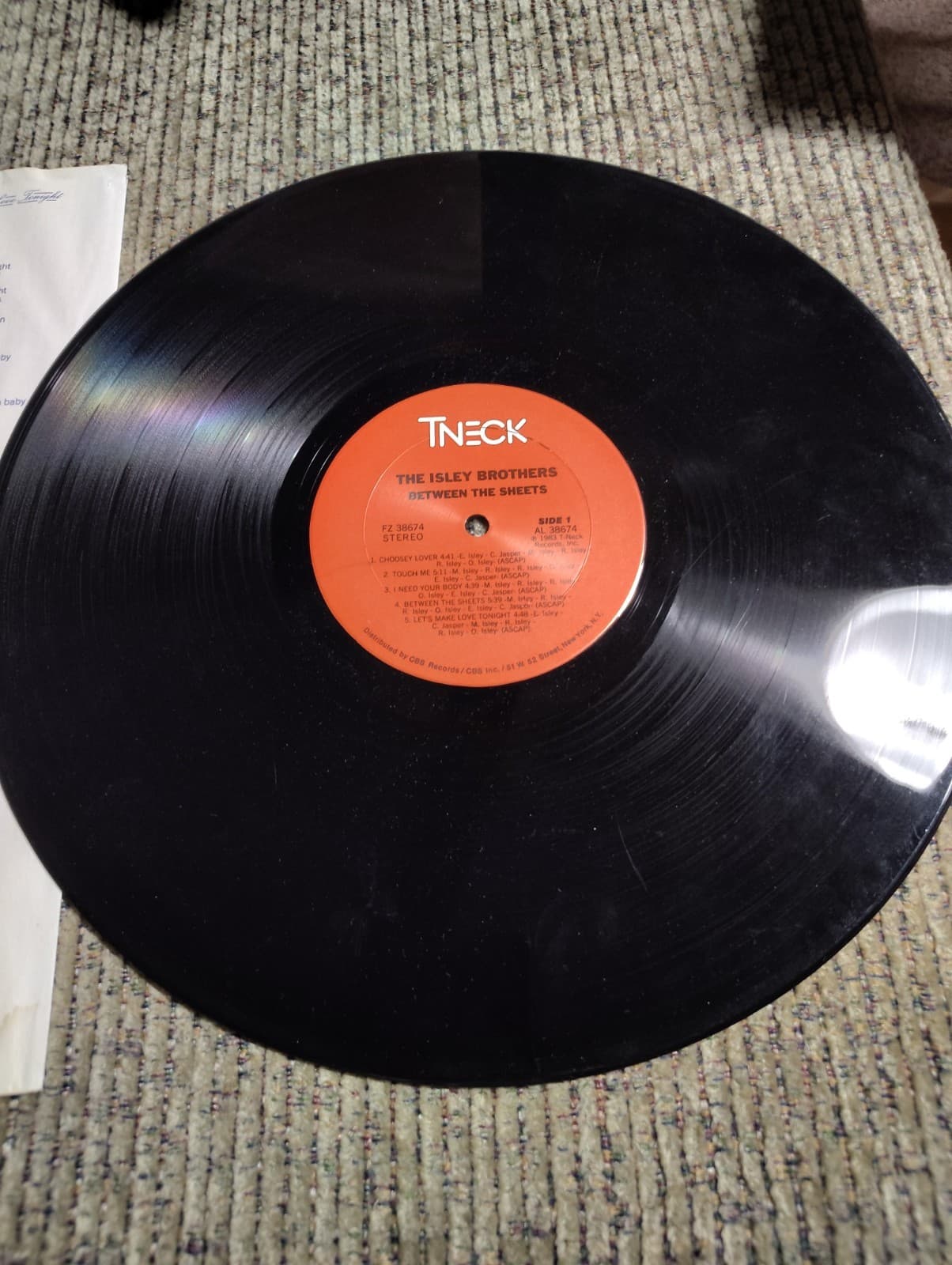 The Isley Brothers "Between The Sheets" NEAR MINT Vinyl LP 33 RPM First Pressing - Thumbnail 3