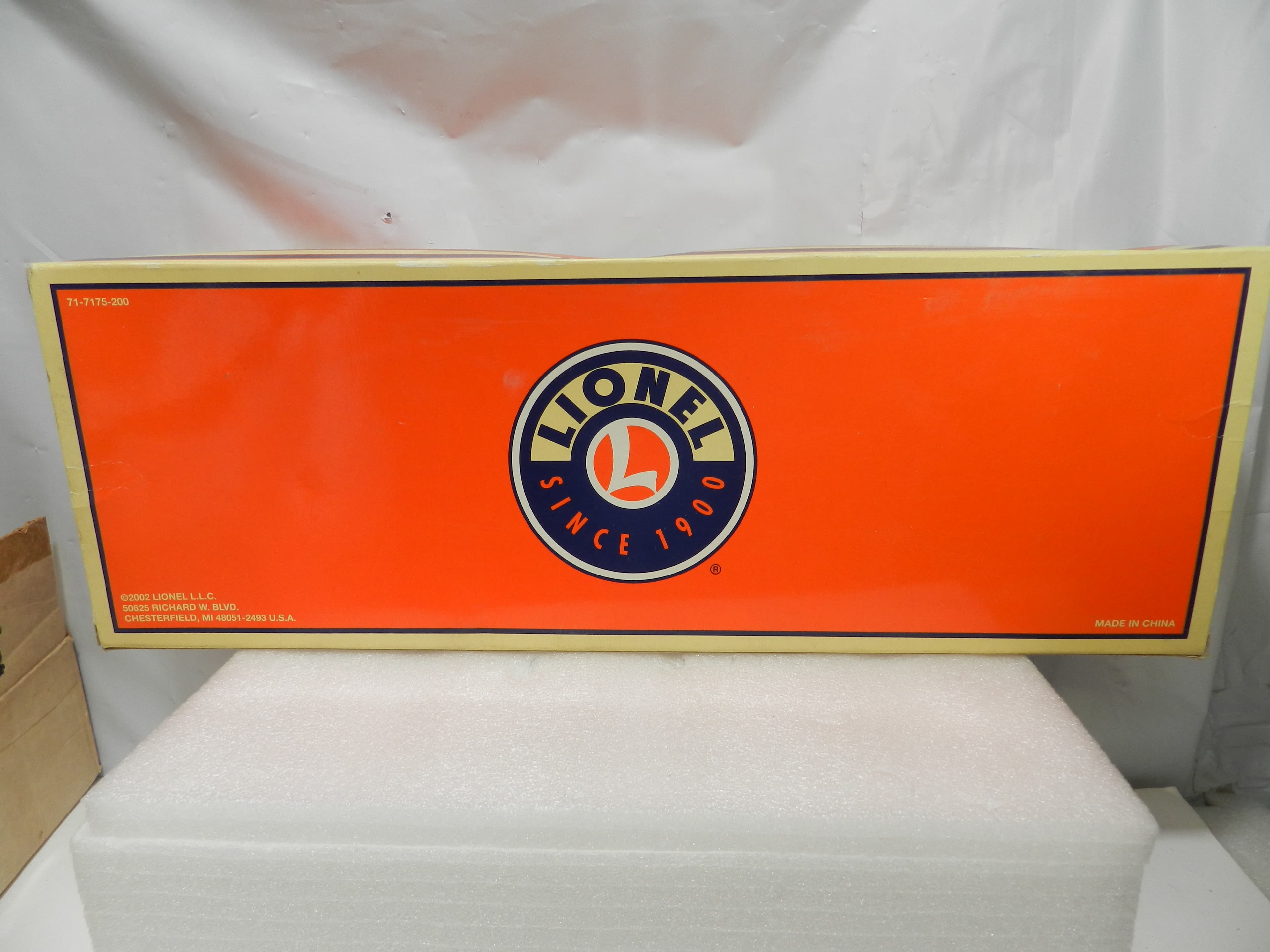 Lionel 6-17175 O Gauge Illinois Central PS-2 Hopper Train Car (P55K) - Thumbnail 7
