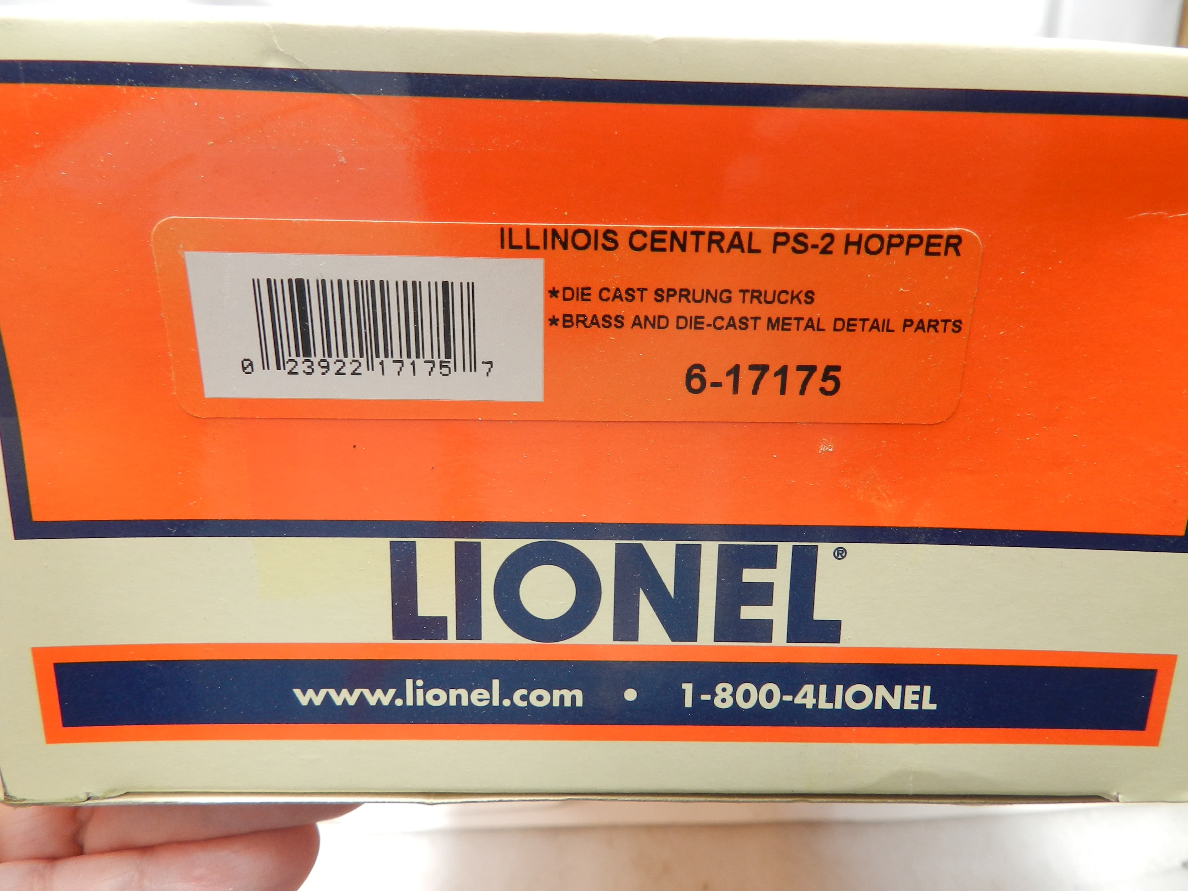 Lionel 6-17175 O Gauge Illinois Central PS-2 Hopper Train Car (P55K) - Thumbnail 6