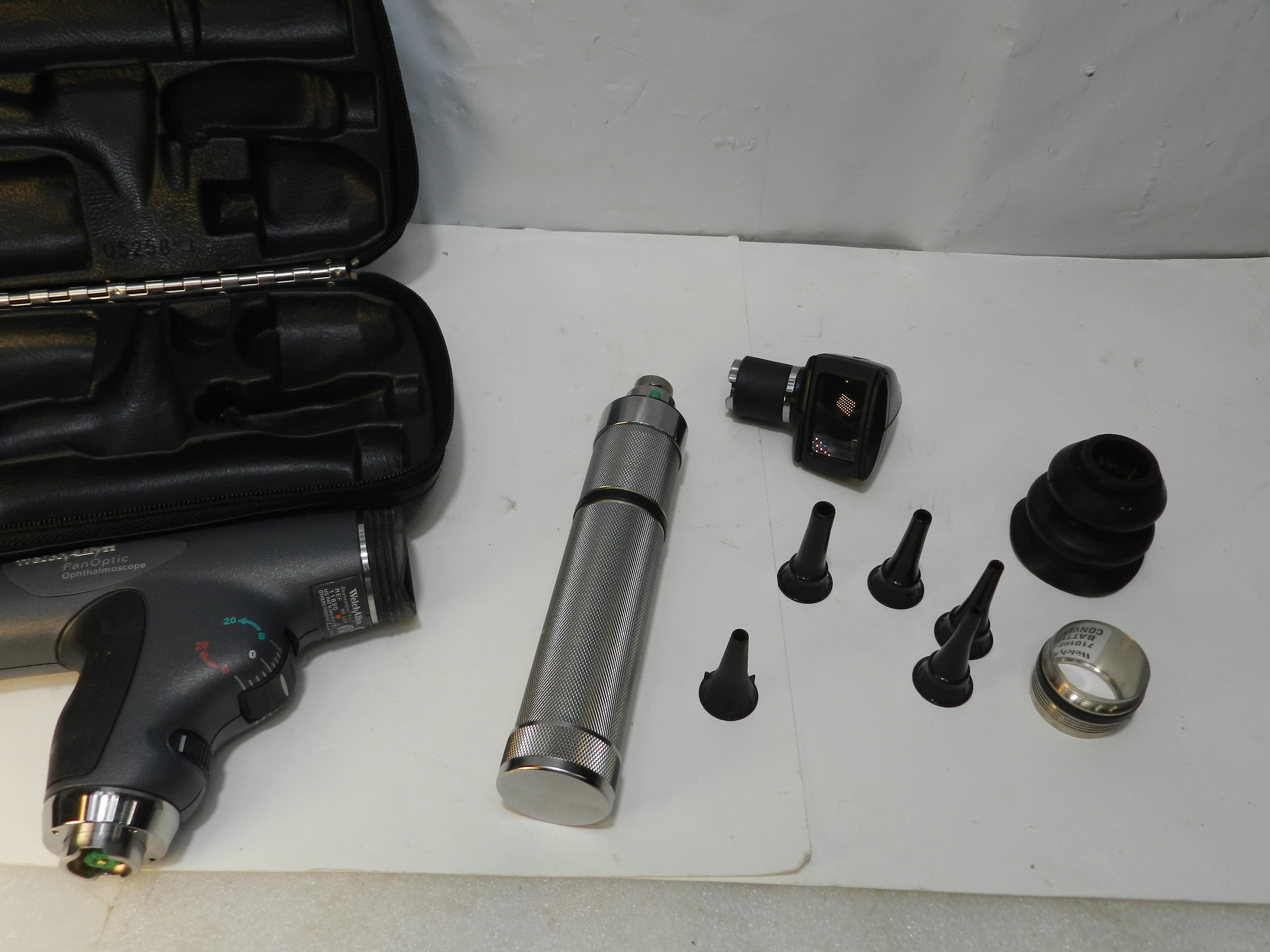 Welch Allyn Set  PanOptic Ophthalmoscope 11820 Retinoscope  w/ Case  P67K - Thumbnail 4