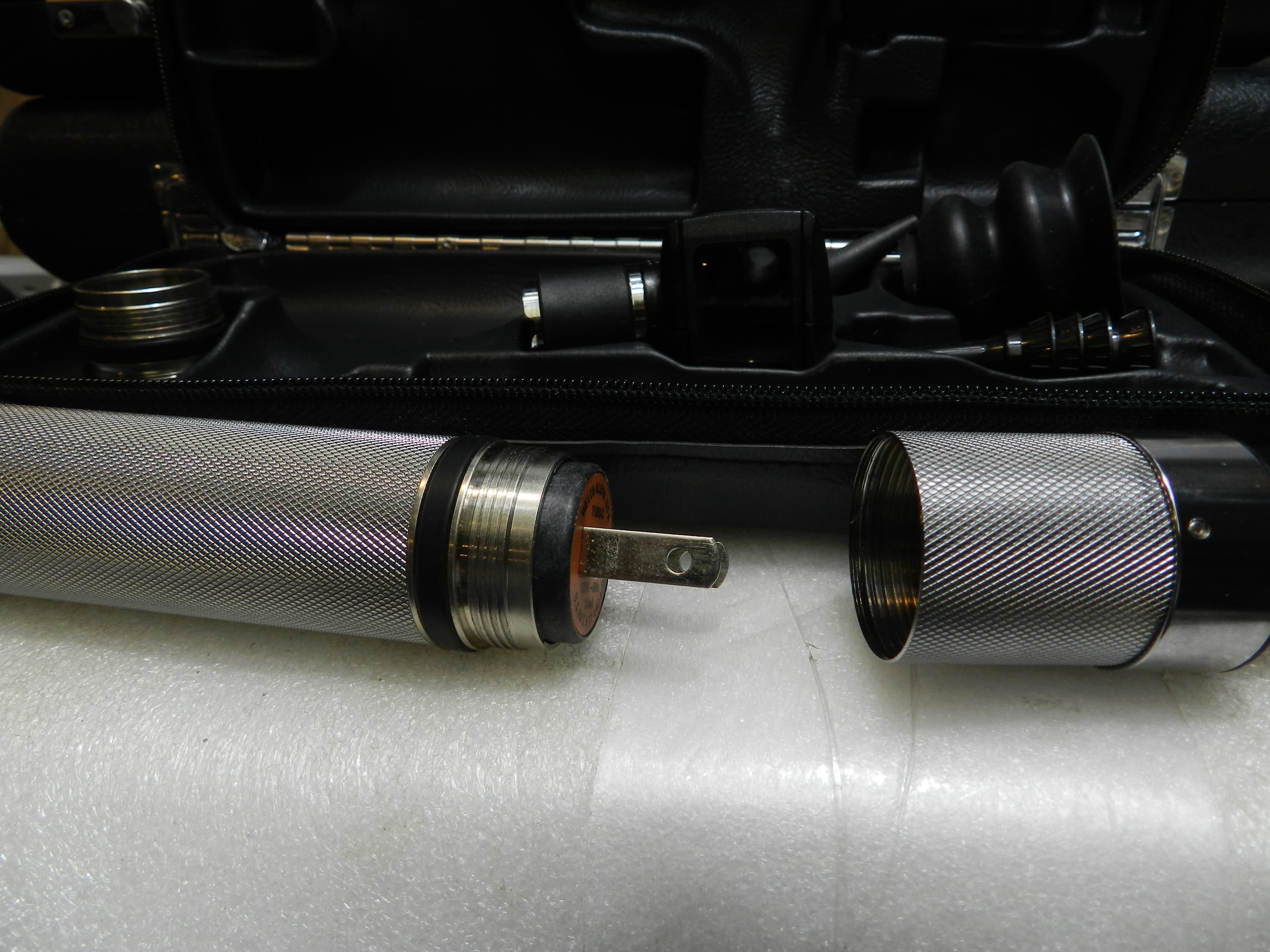 Welch Allyn Set  PanOptic Ophthalmoscope 11820 Retinoscope  w/ Case  P67K - Thumbnail 10