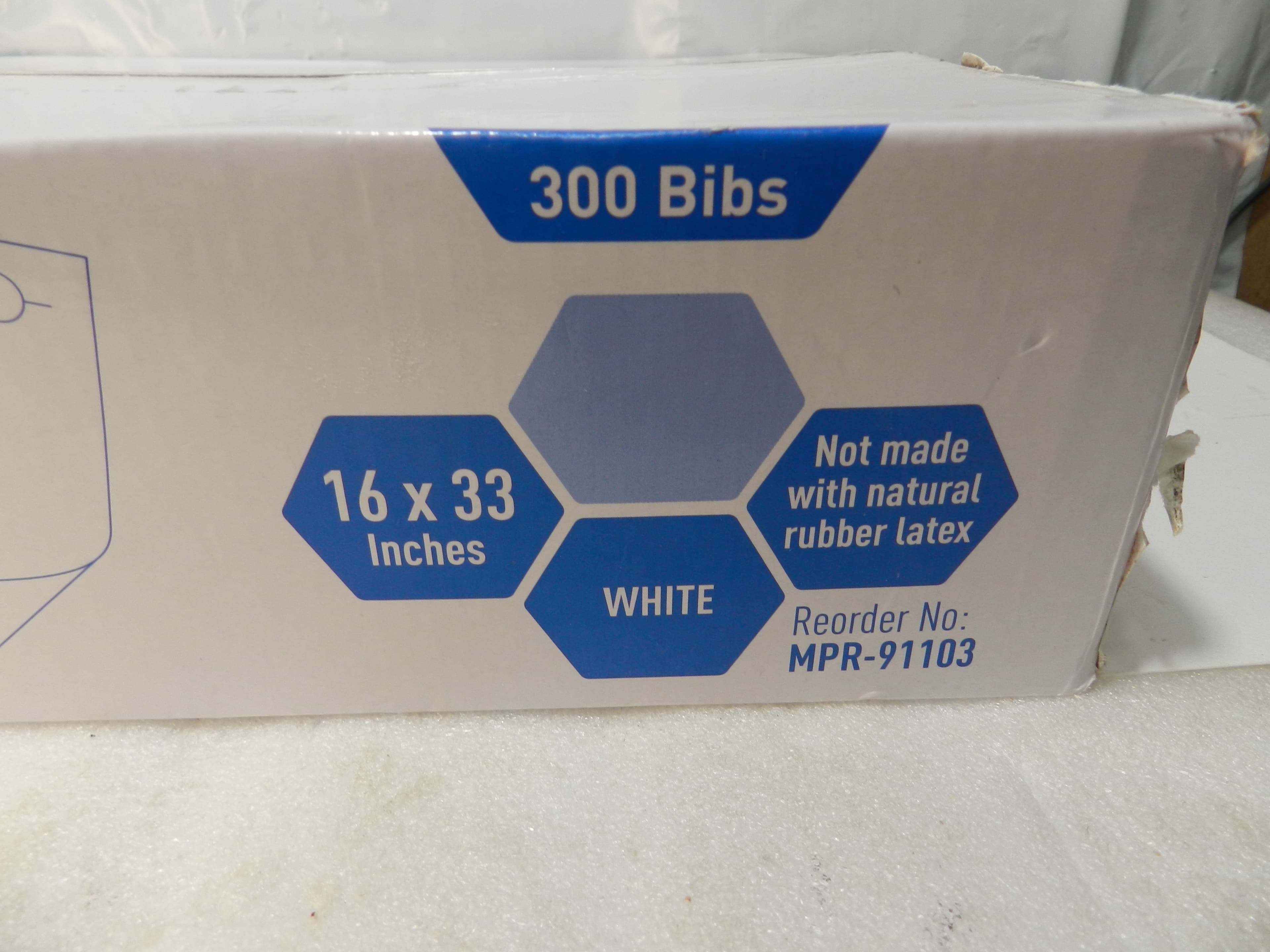 MED PRIDE Disposable Adult/Elderly Bibs For Spill Protection 16" x 33" 300ct P68 - Thumbnail 3