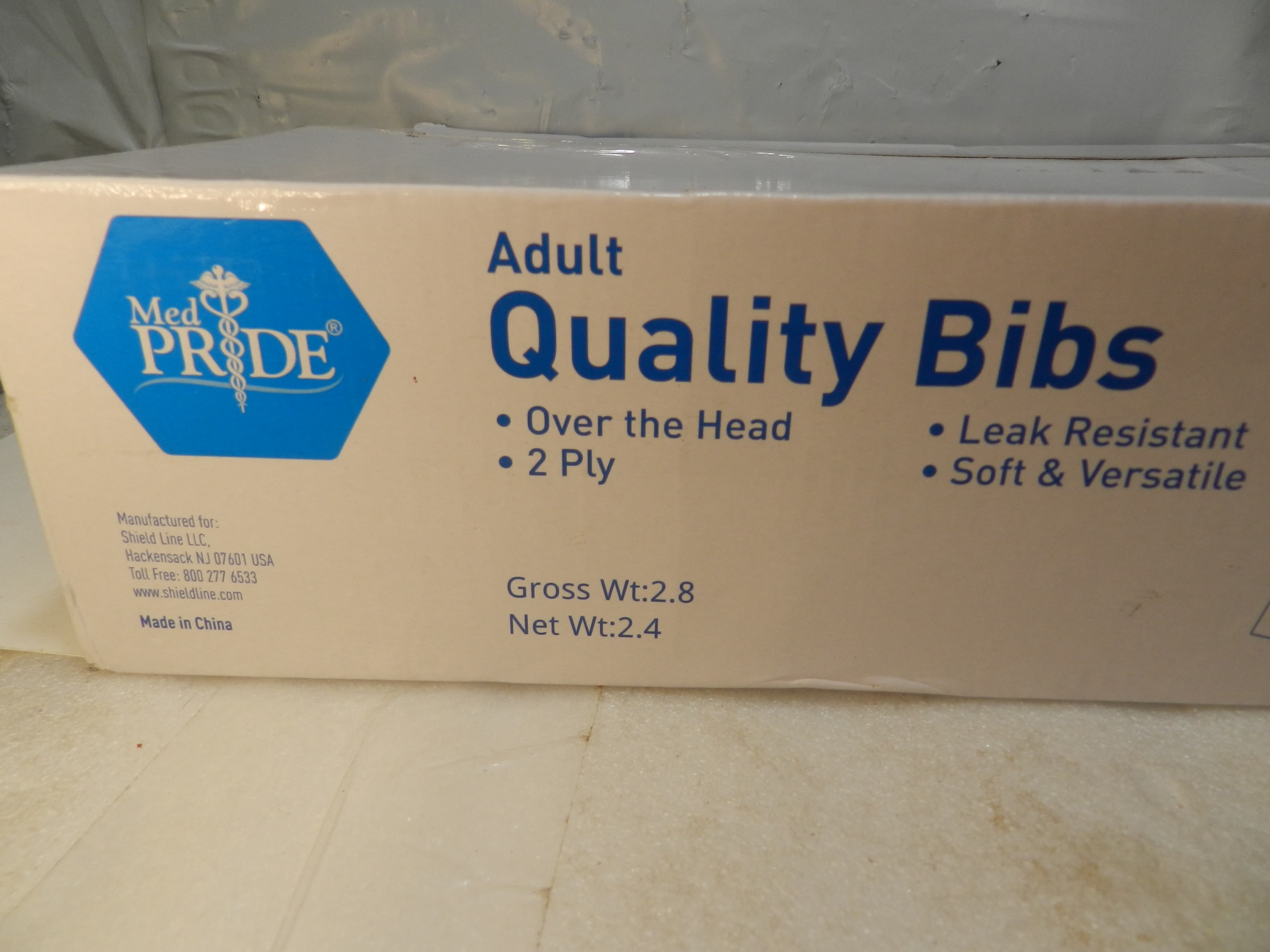 MED PRIDE Disposable Adult/Elderly Bibs For Spill Protection 16" x 33" 300ct P68 - Thumbnail 2