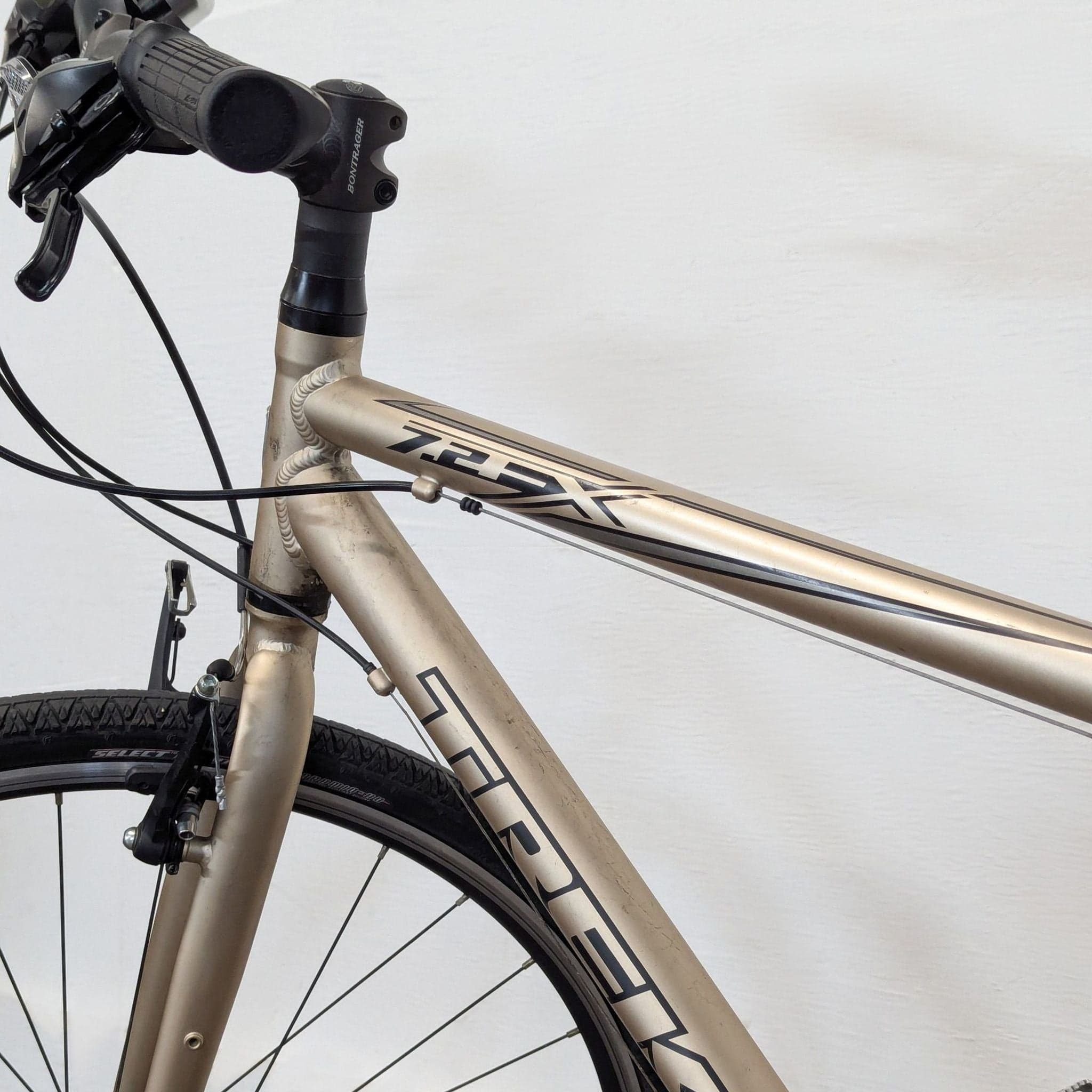 Trek Hybrid Bicycle with Rear Basket - Lightweight Aluminum Frame - Thumbnail 6