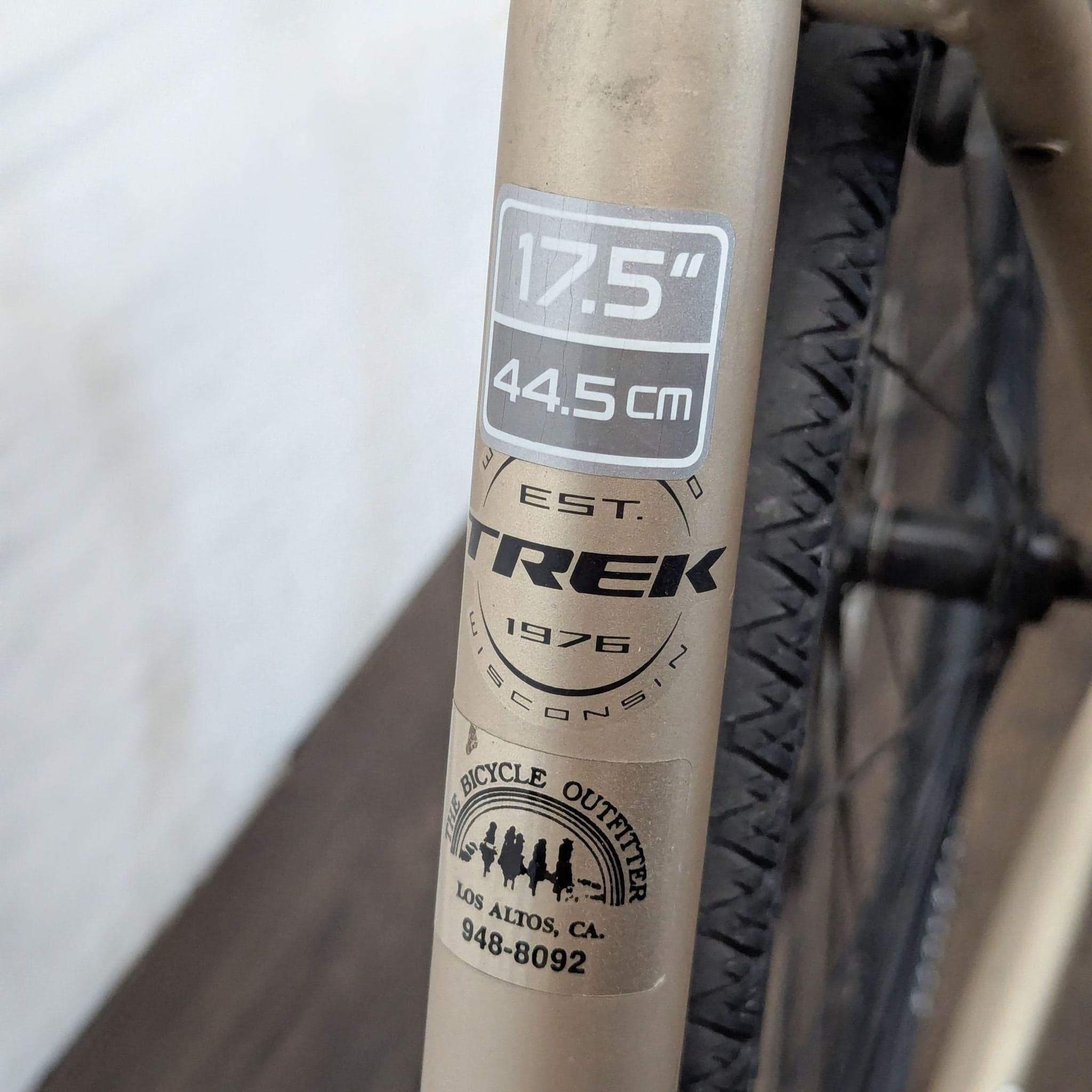 Trek Hybrid Bicycle with Rear Basket - Lightweight Aluminum Frame - Thumbnail 8