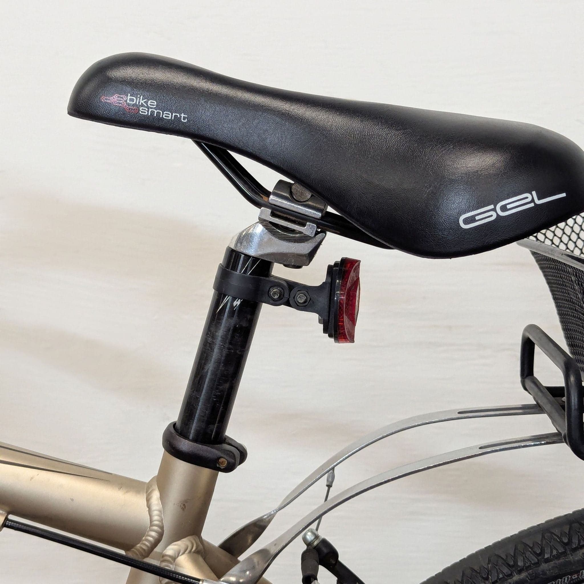 Trek Hybrid Bicycle with Rear Basket - Lightweight Aluminum Frame - Thumbnail 7