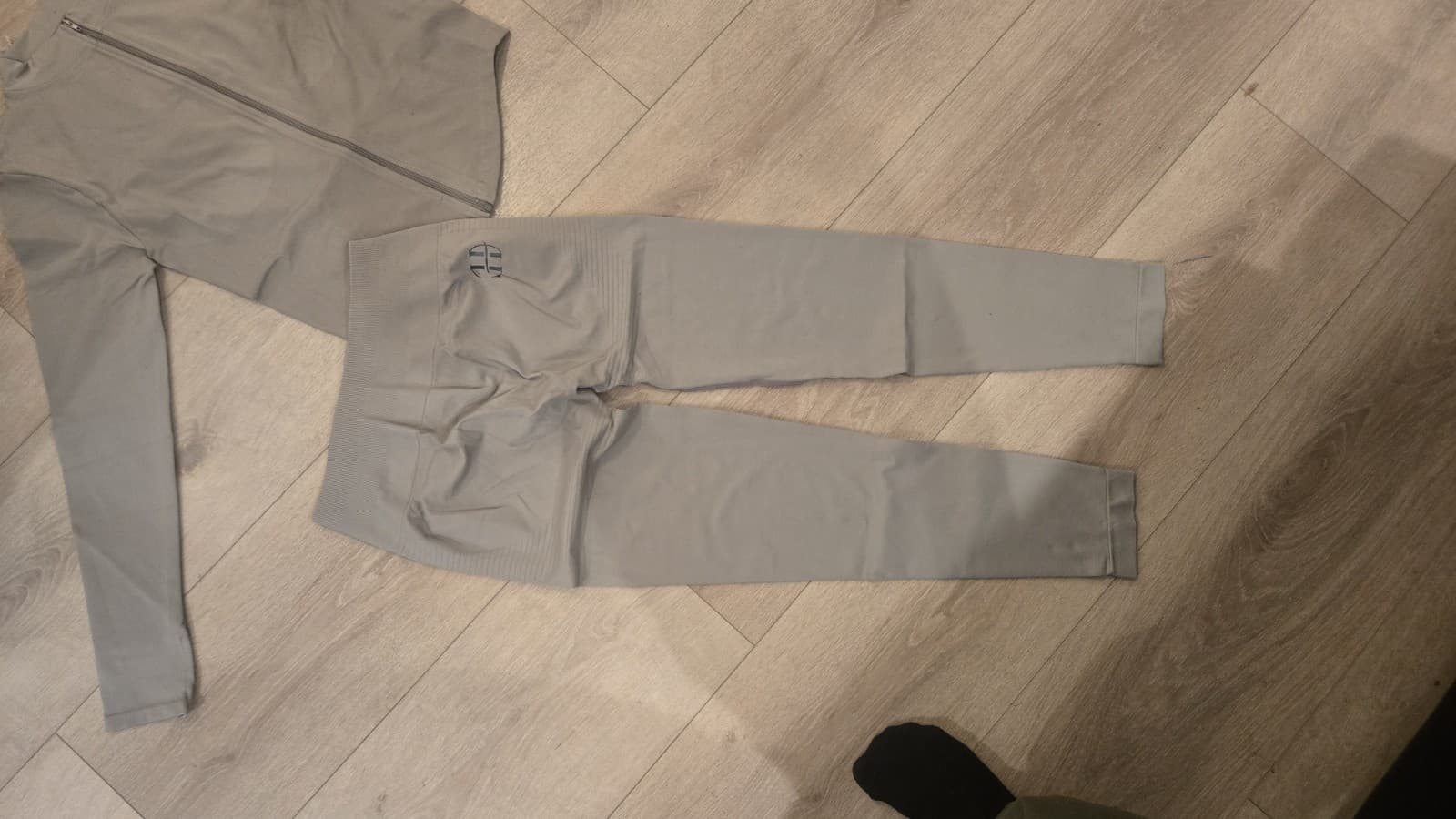 HerCore Women’s Gray Yoga Outfit Set Zip Jacket Leggings Activewear Matching - Thumbnail 4