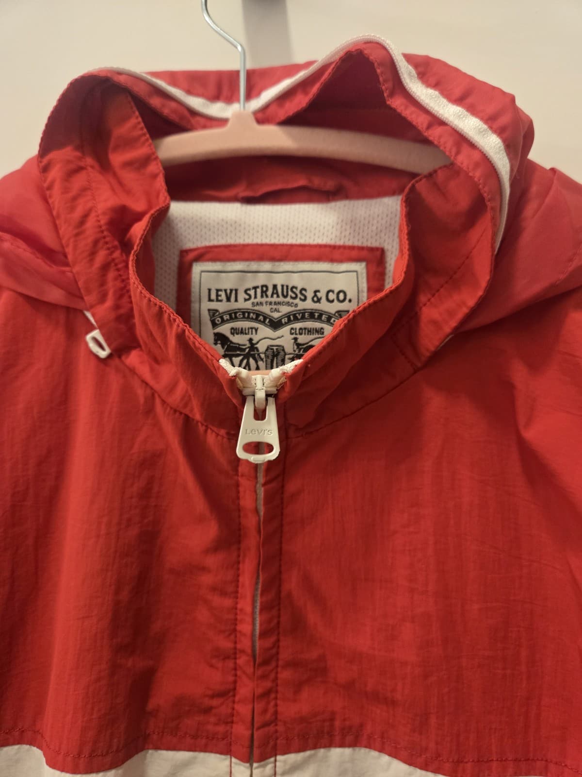 Levi's Red/White/Blue Windbreaker Jacket w/Zip out Hood Mens Size XL - Thumbnail 3