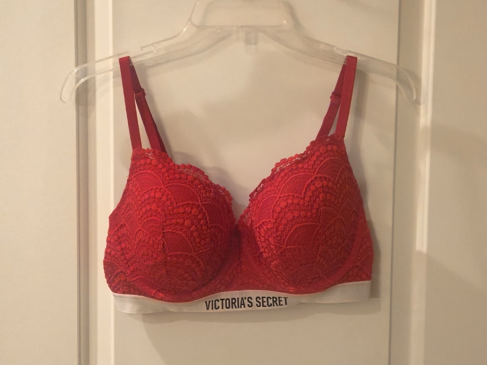 Victoria’s Secret Lace Bra – Red