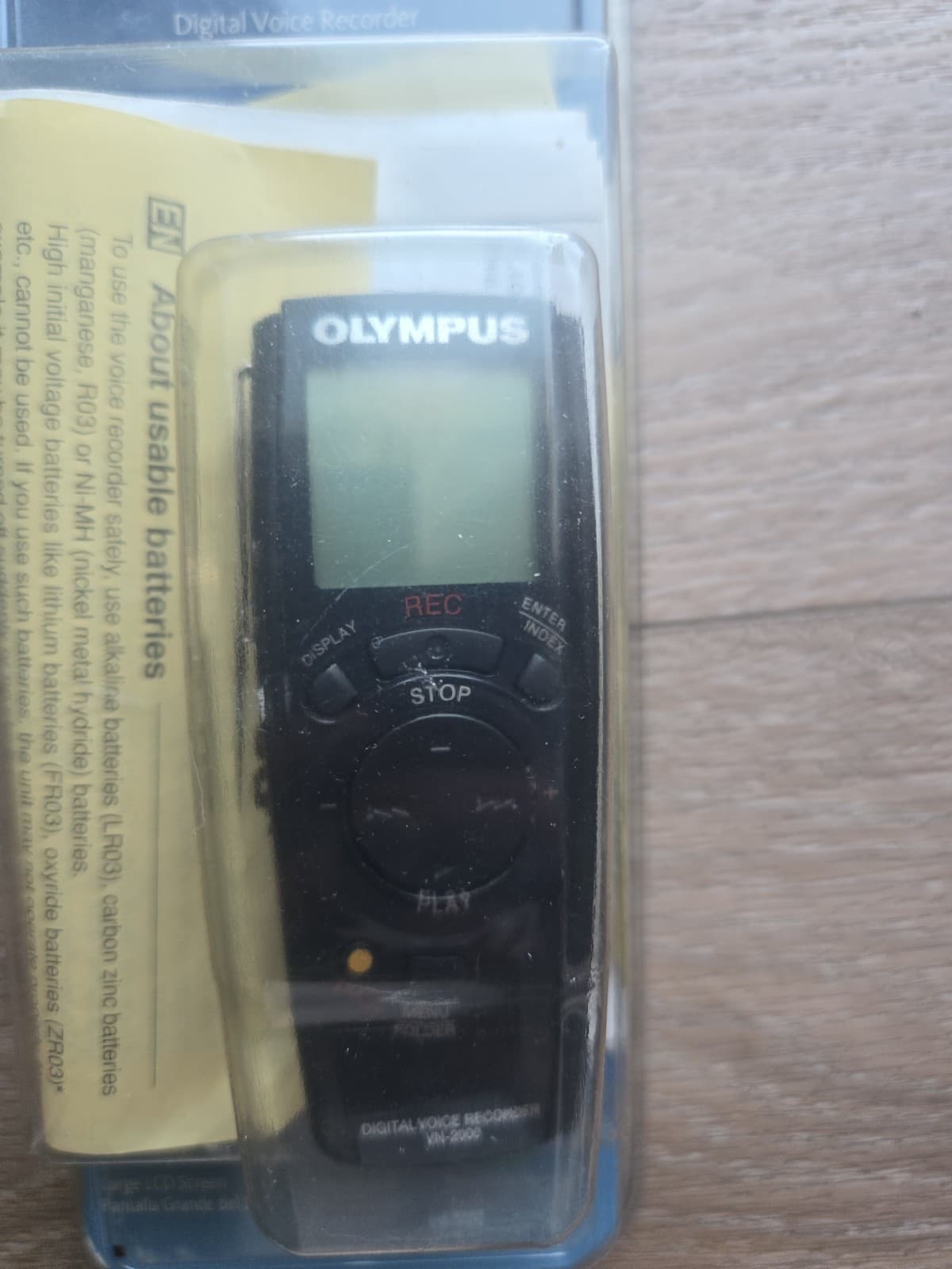 Olympus VN-2000 (64 MB, 33 Hours) Handheld Digital Voice Recorder - Thumbnail 2