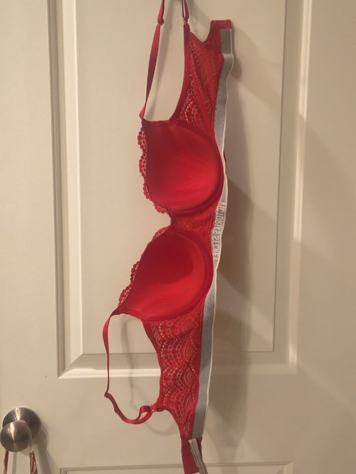 Victoria’s Secret Lace Bra – Red - Thumbnail 4