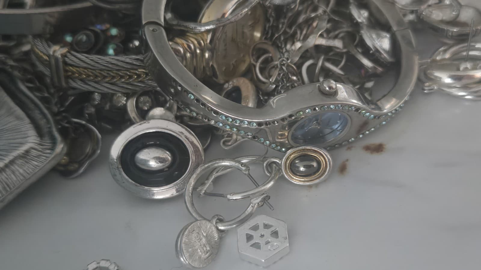 Unsearched Estate Vintage Sterling Silver And Silver Tone Jewelry Lot. - Thumbnail 10