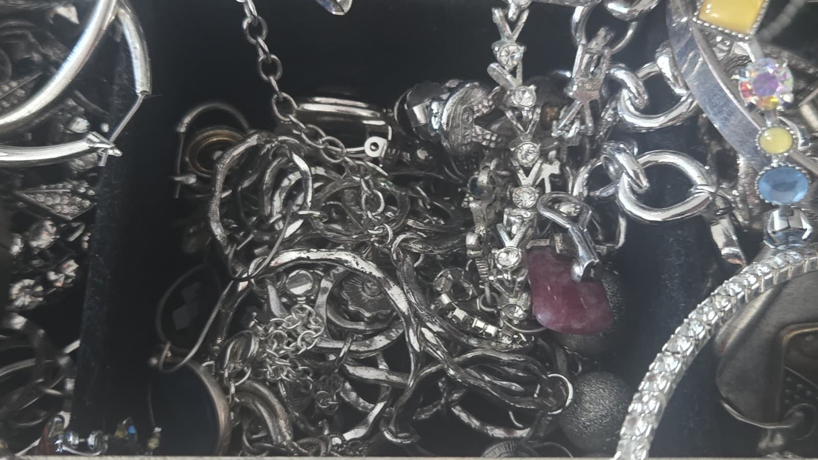 Unsearched Estate Vintage Sterling Silver And Silver Tone Jewelry Lot. - Thumbnail 14