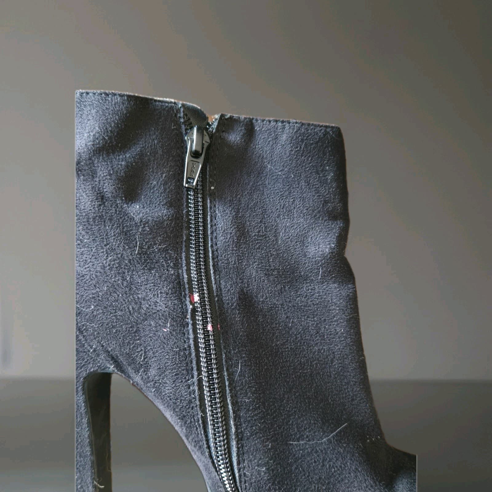 GLO Black Suede Platform Heel Ankle Boots Rhinestone Toe Size 9 - Thumbnail 7