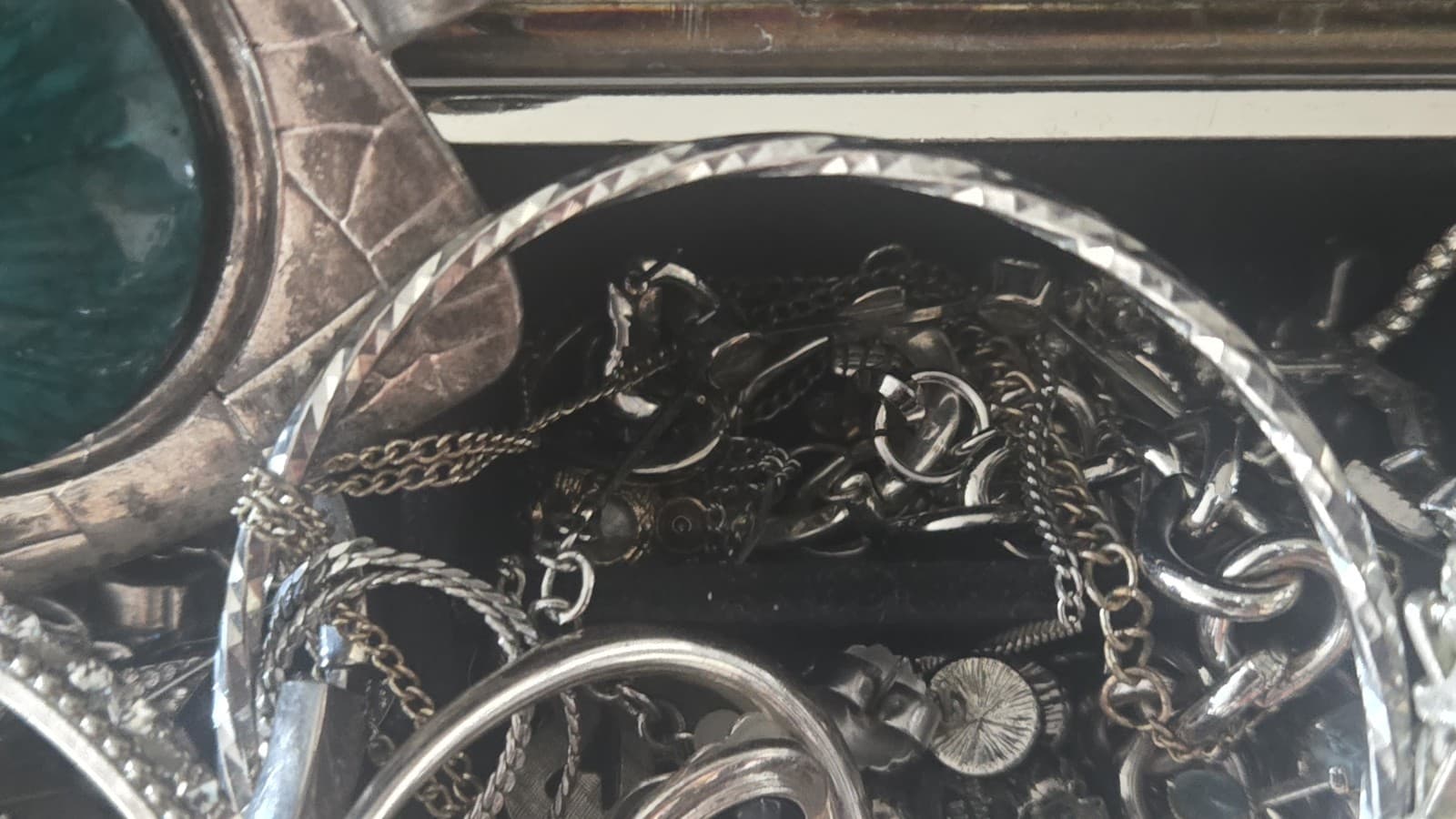 Unsearched Estate Vintage Sterling Silver And Silver Tone Jewelry Lot. - Thumbnail 16