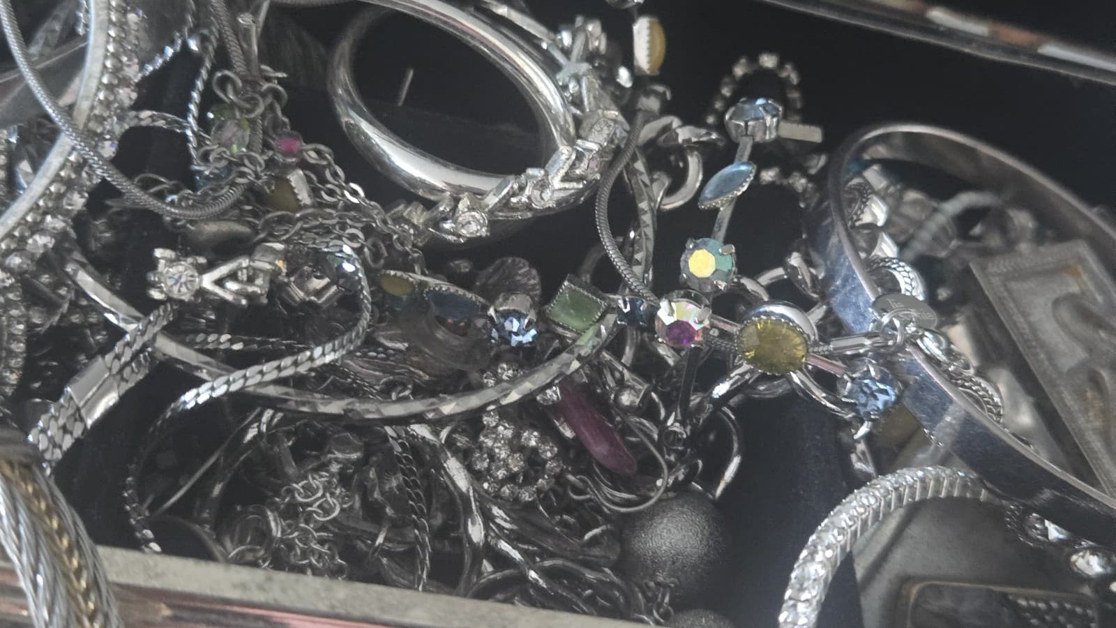 Unsearched Estate Vintage Sterling Silver And Silver Tone Jewelry Lot. - Thumbnail 4