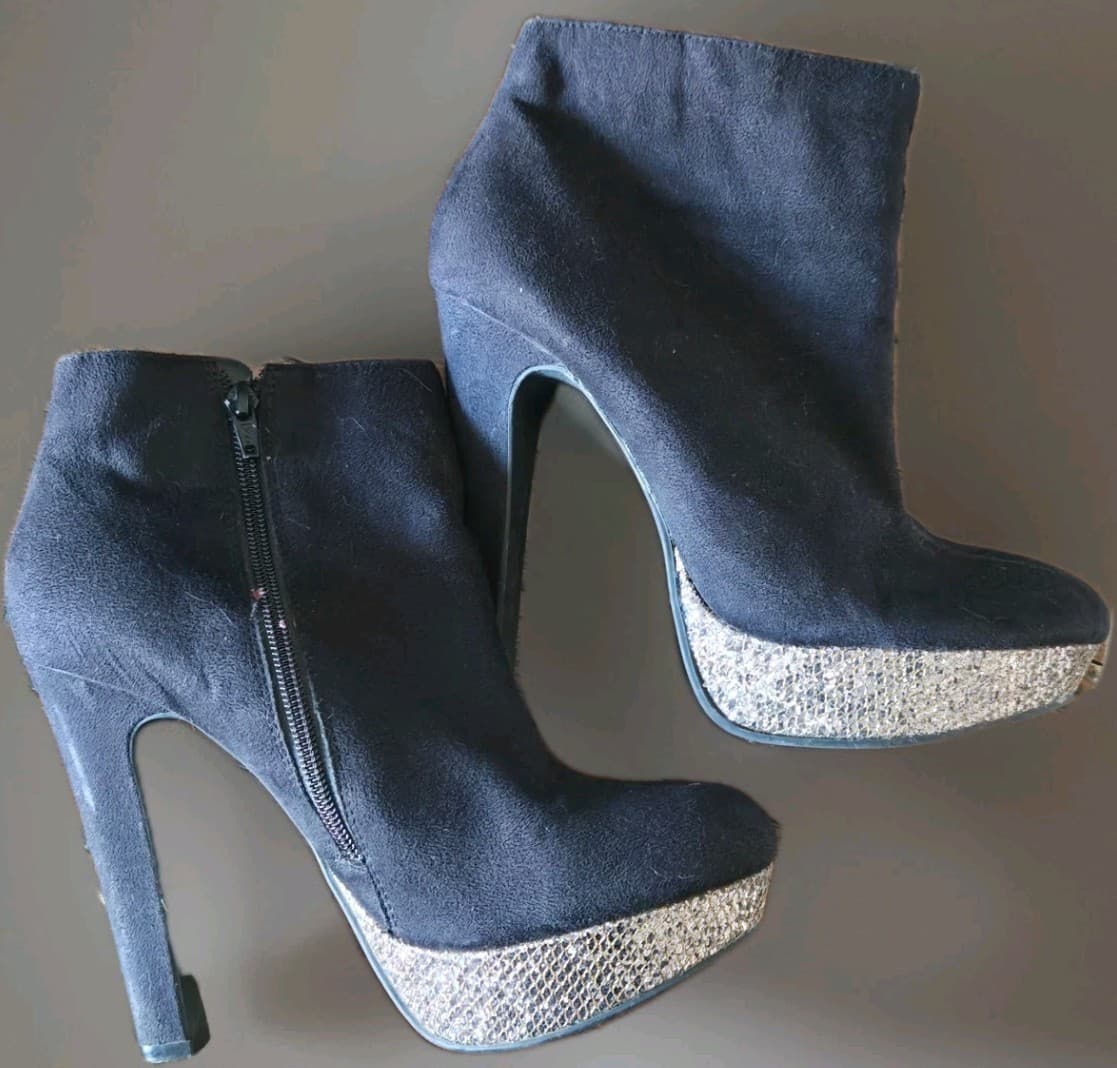 GLO Black Suede Platform Heel Ankle Boots Rhinestone Toe Size 9 - Thumbnail 6