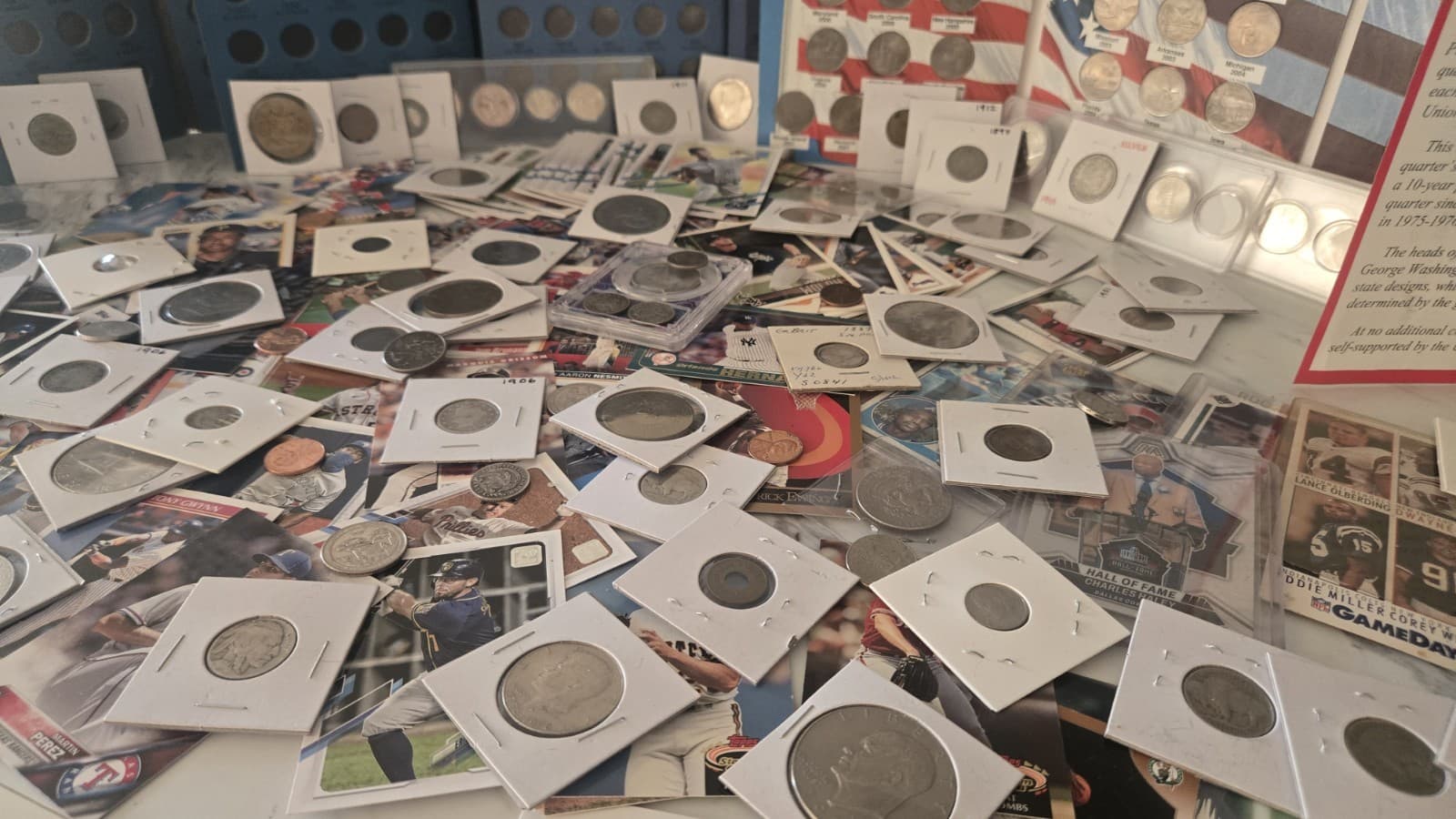 Estate Coin Junk Drawer Lot Mixed US Foreign Coins Albums Sports Cards ++ - Thumbnail 4